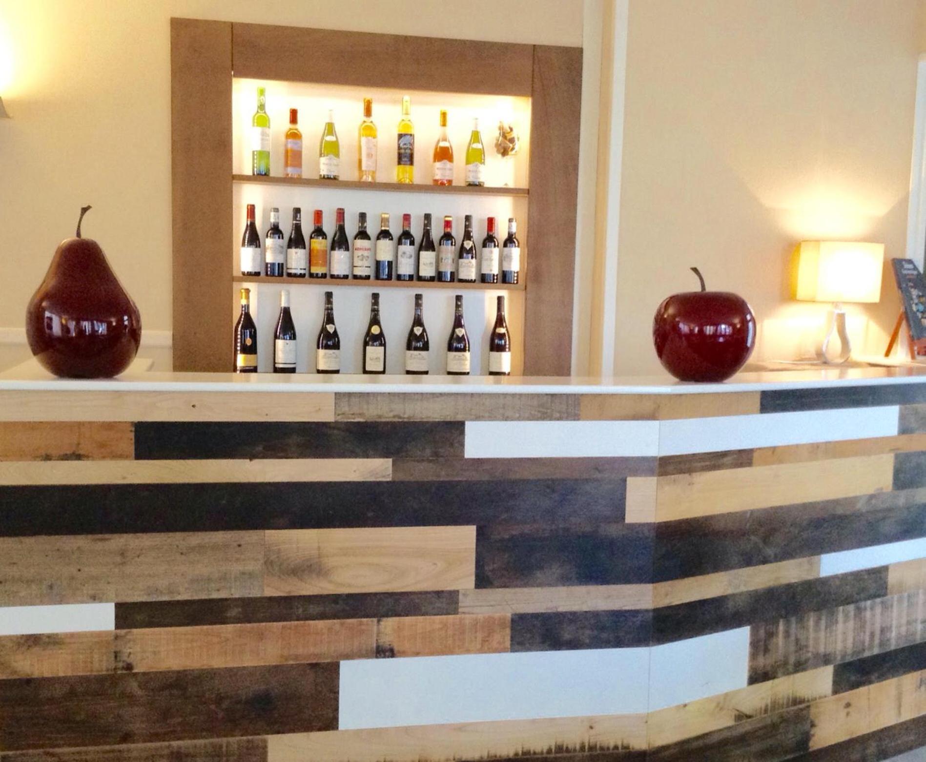 bar