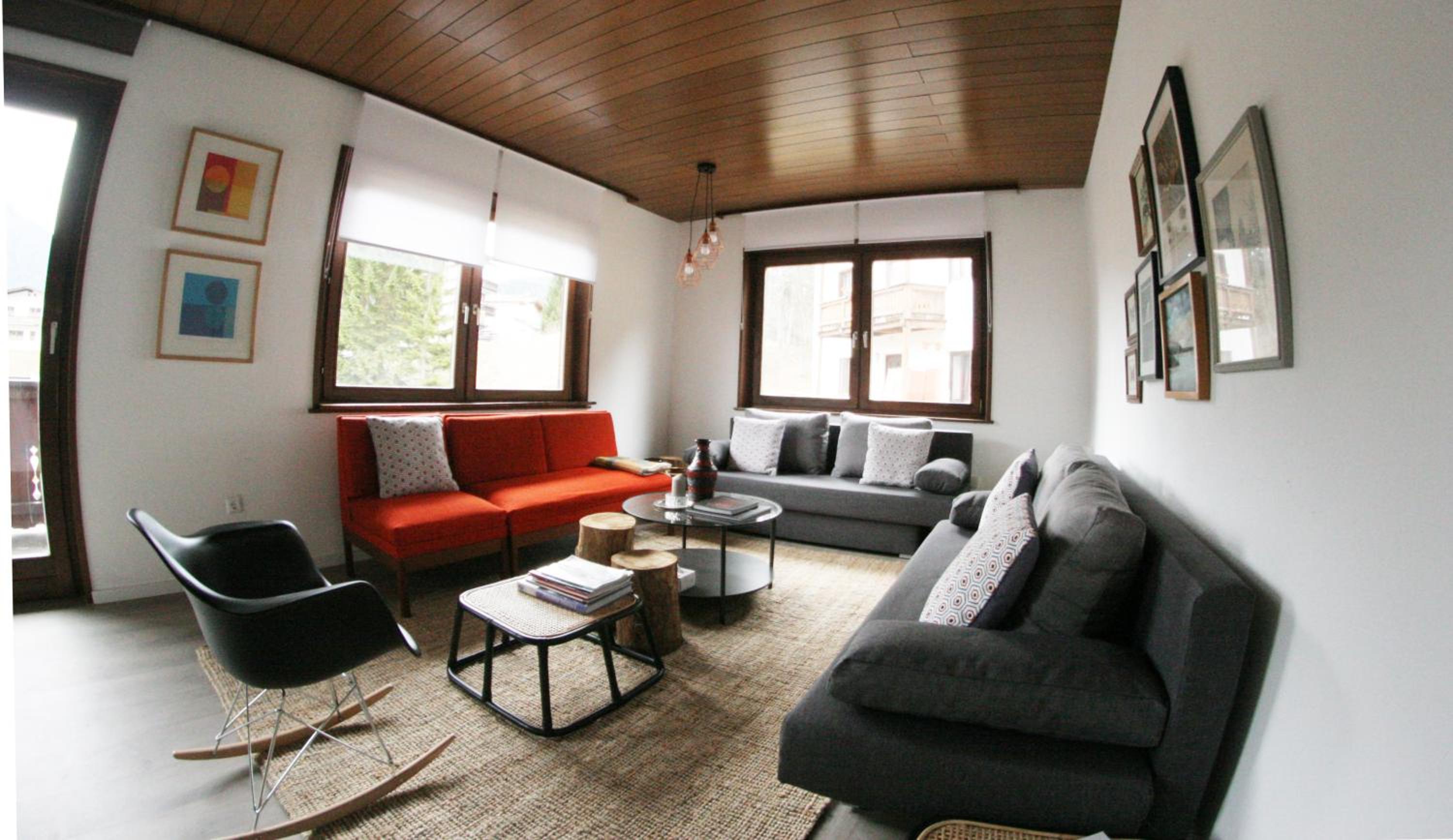 Family Friendly Chalet - Central with Beautiful Mountain Views