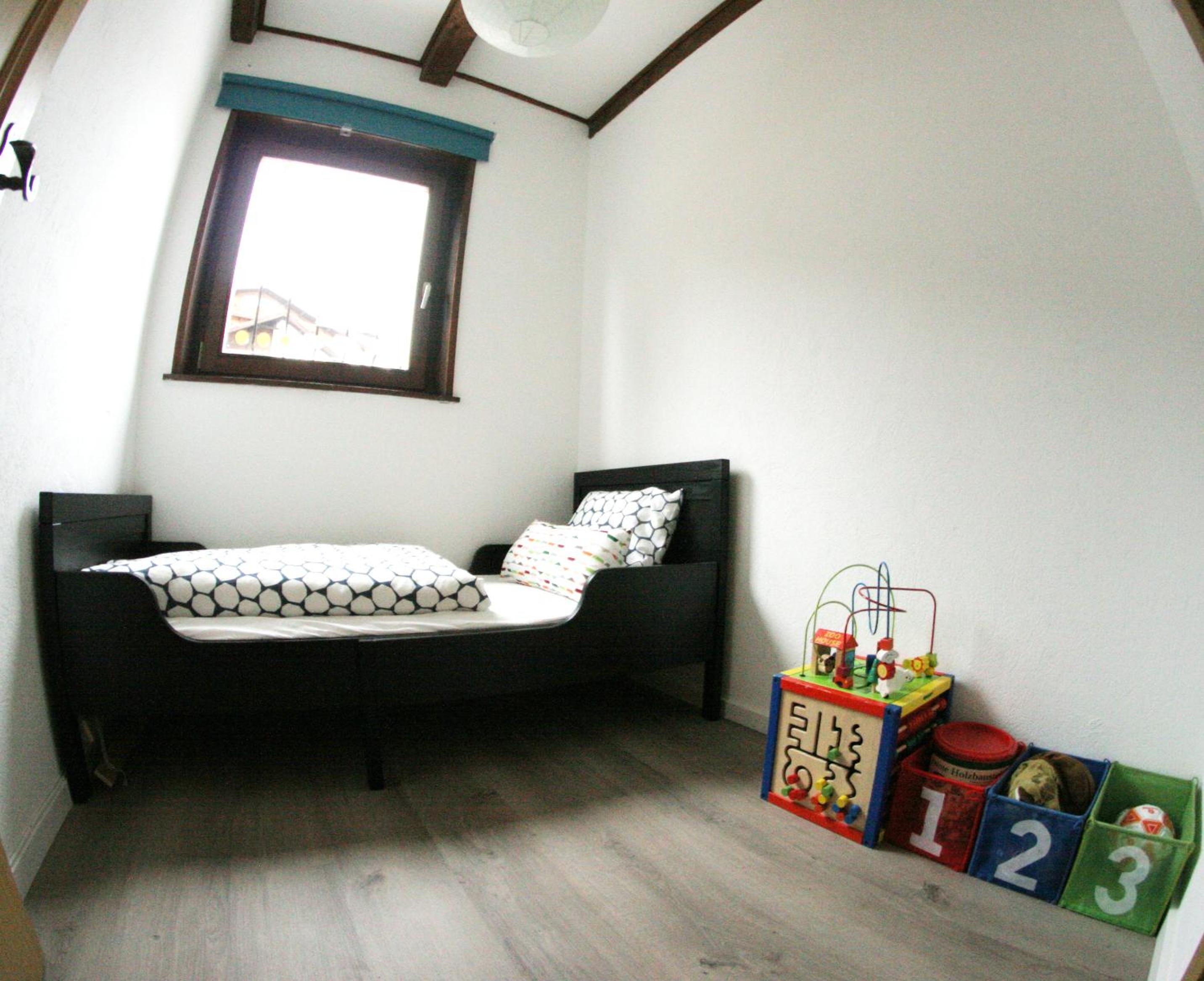 Family Friendly Chalet - Central with Beautiful Mountain Views