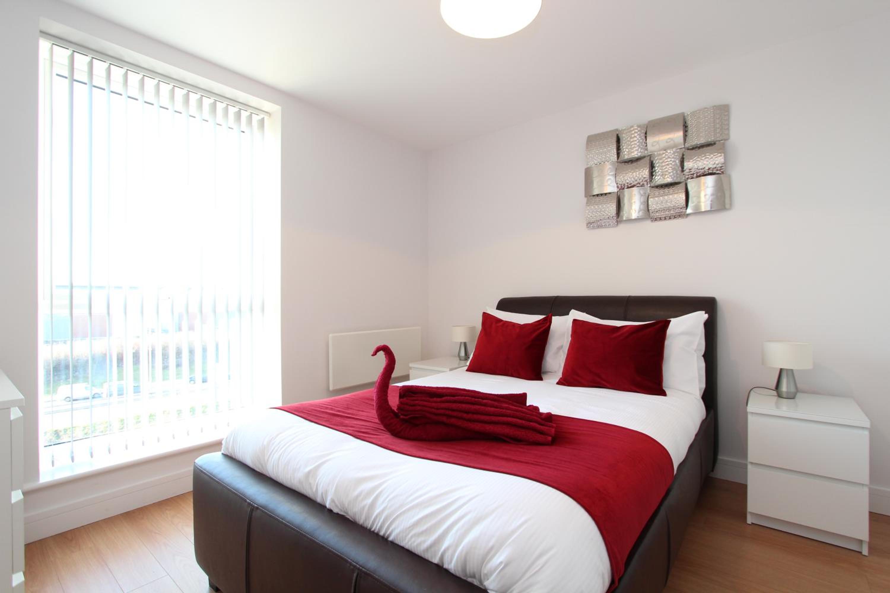 Contemporary Apartments With Secure Parking view 3