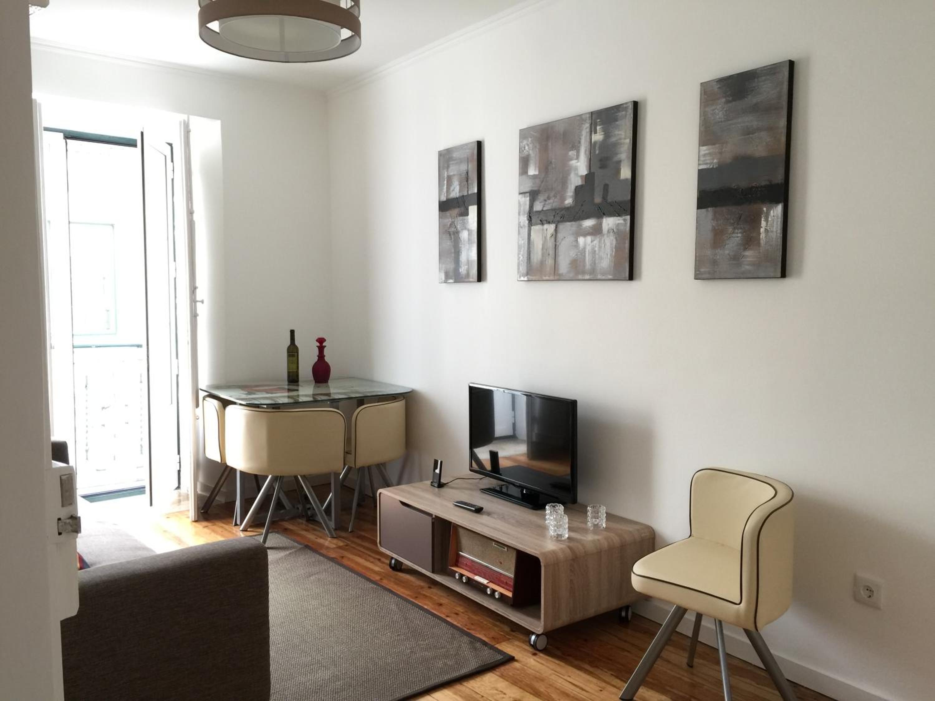 Bairro Alto Studios & Flats by Lisbon Village Apartments view 4