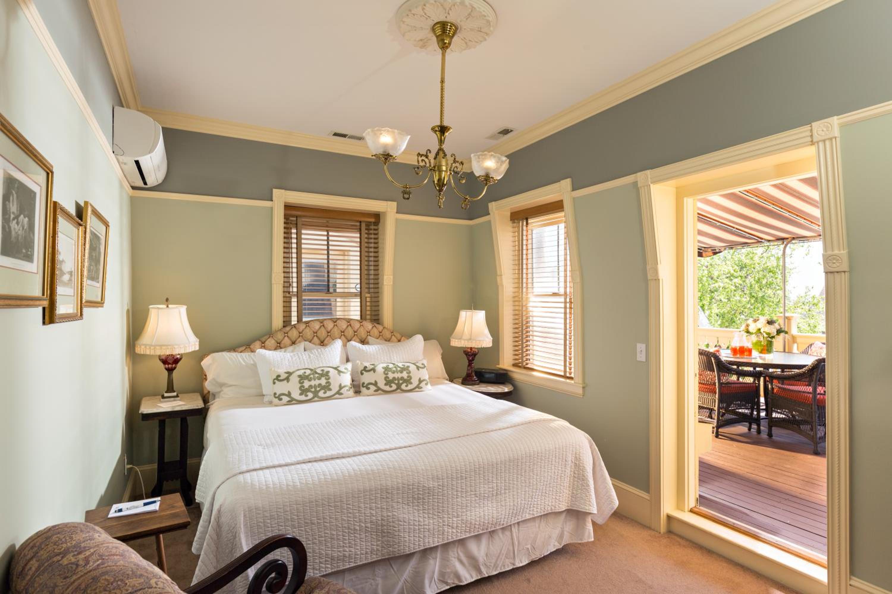 Brass Key Guesthouse Adults Only