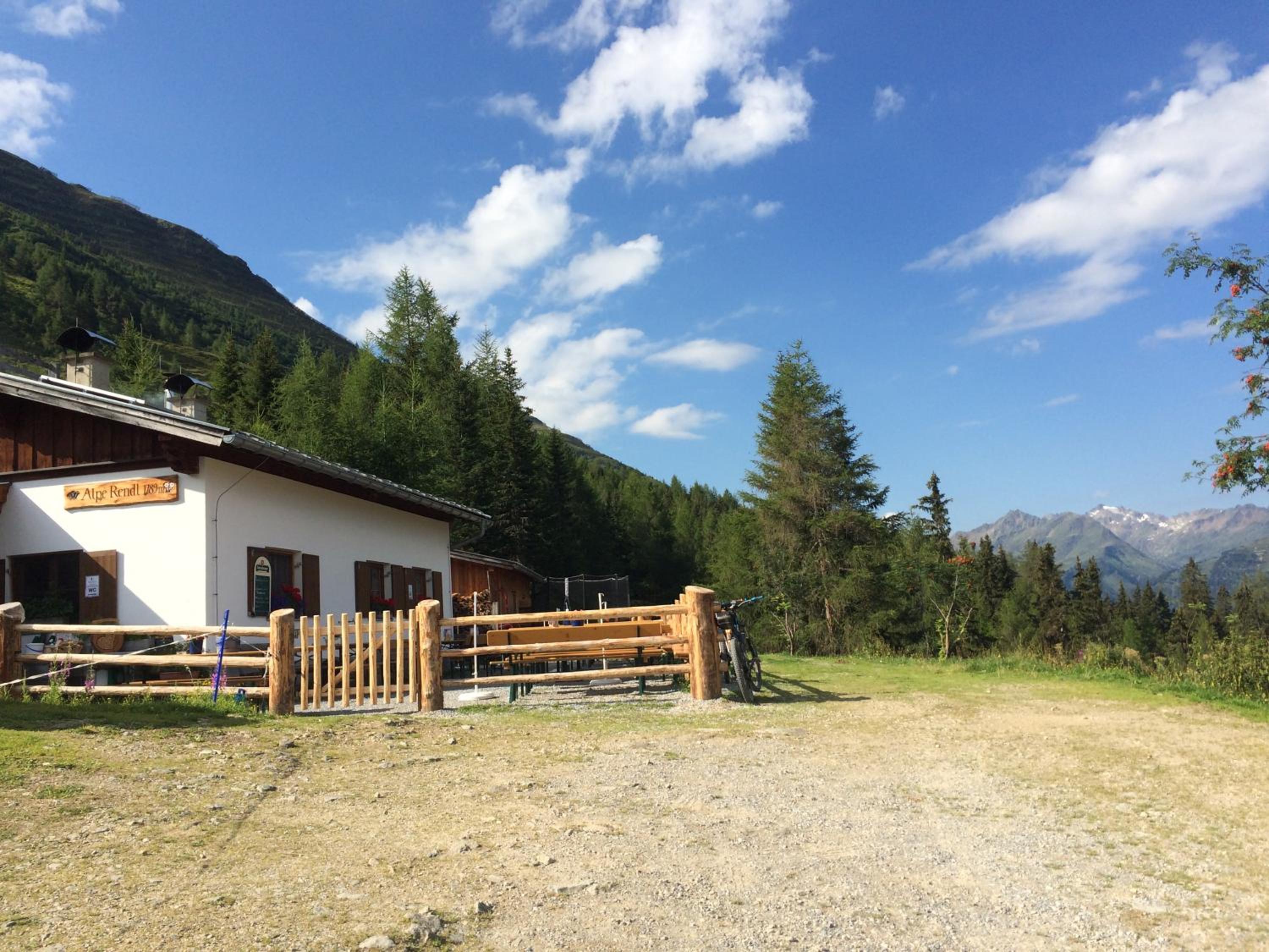 Photo 6