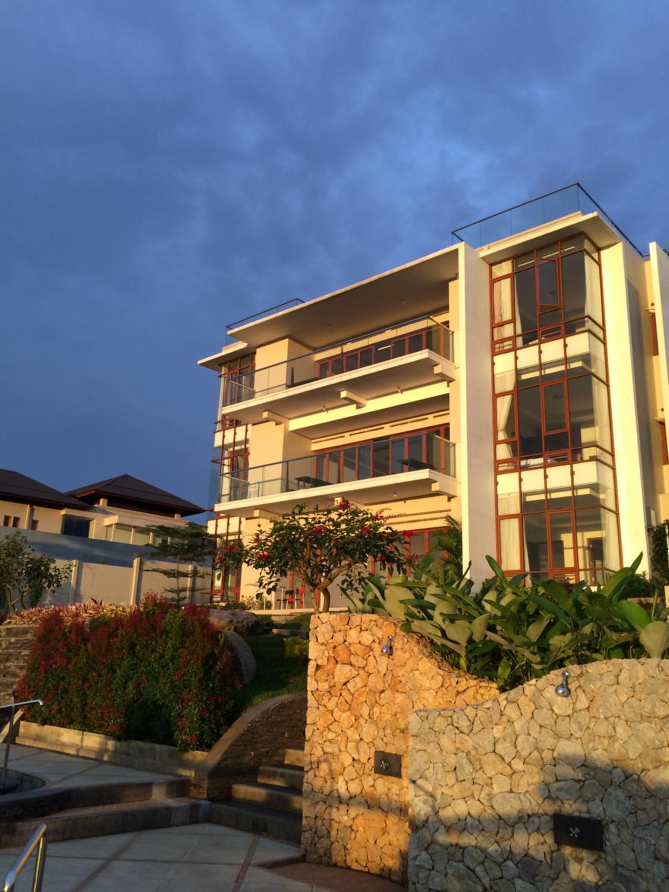 Hotel Roemah Asri Villa - Resor Dago Pakar - Image 1