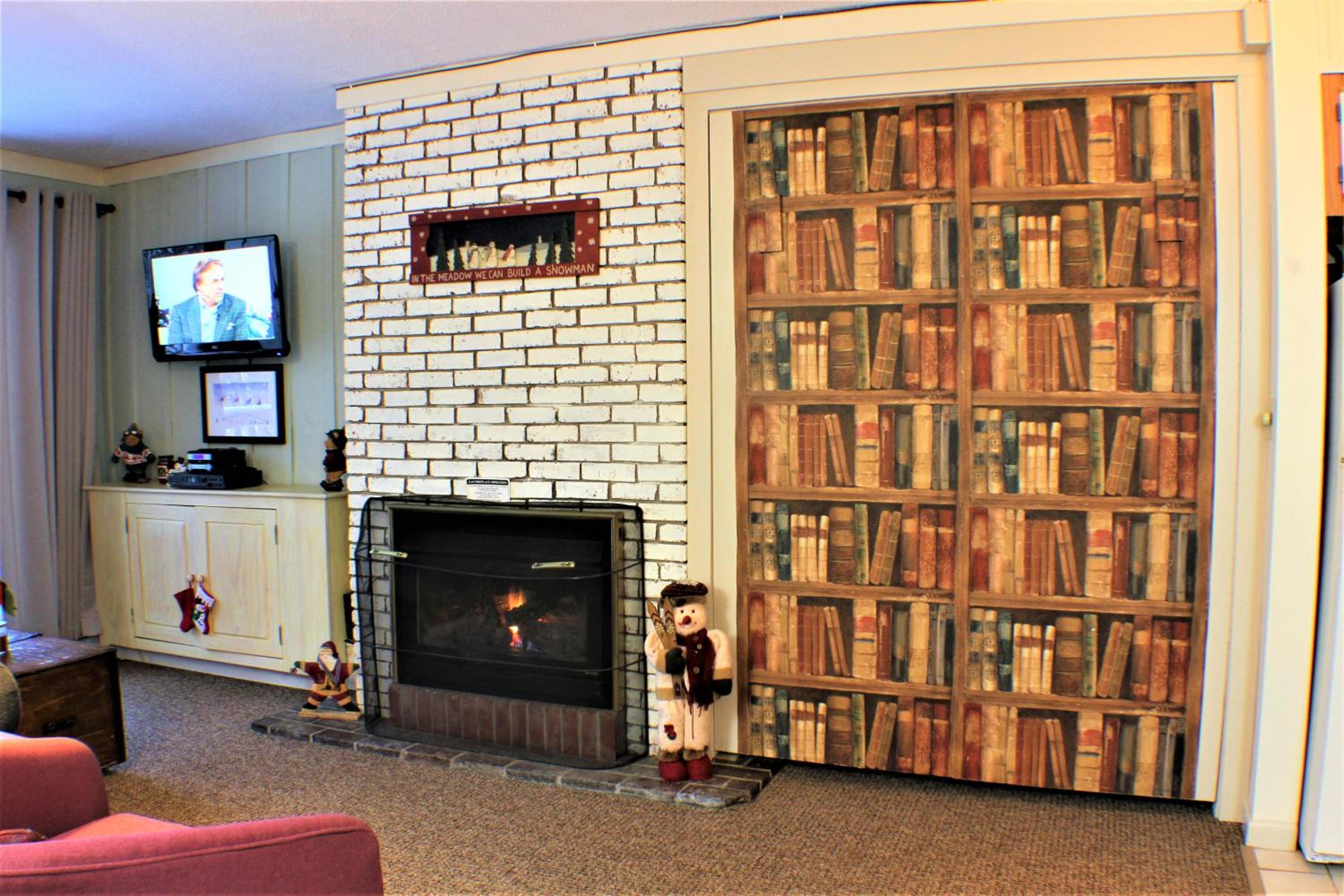Ski home to this beautiful one bedroom condo with shuttle to Slopes Whiffletree E4 view 2