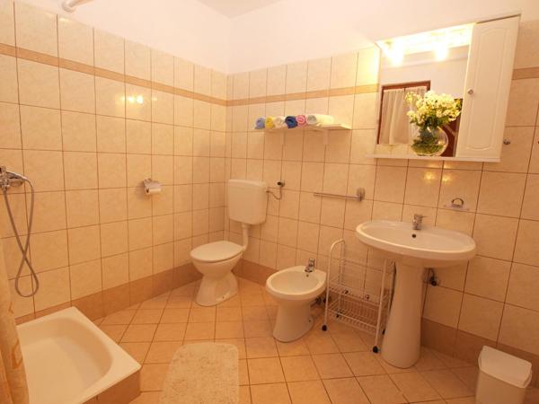 Photo 34