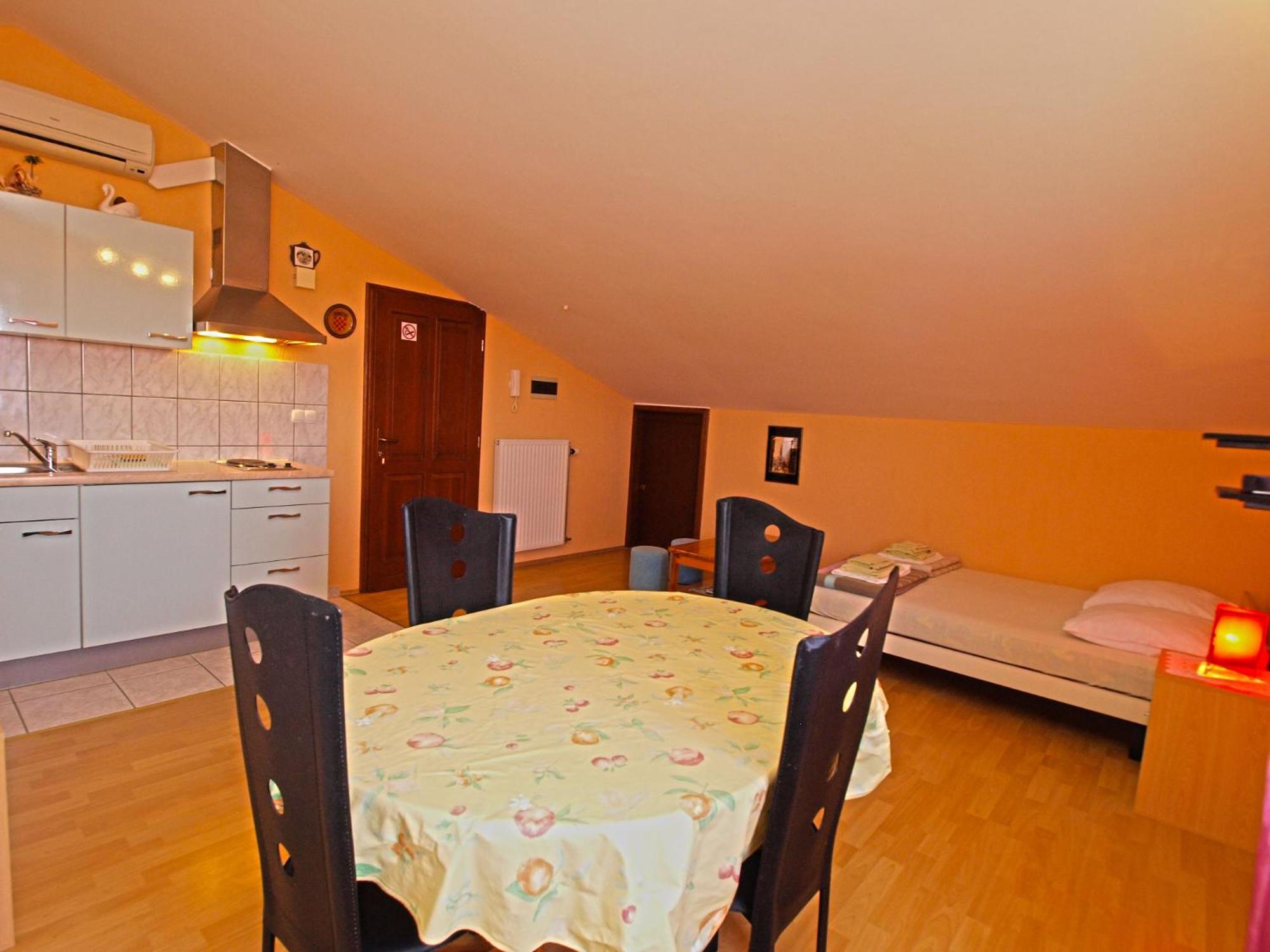 Apartments Denis 19