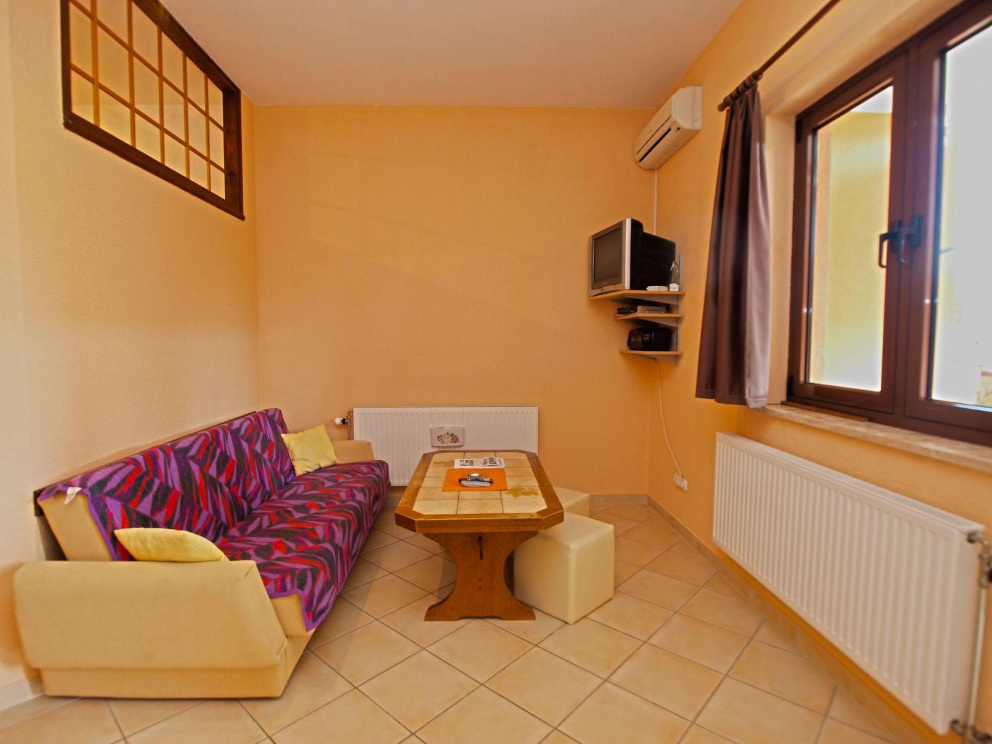 Apartments Denis 19