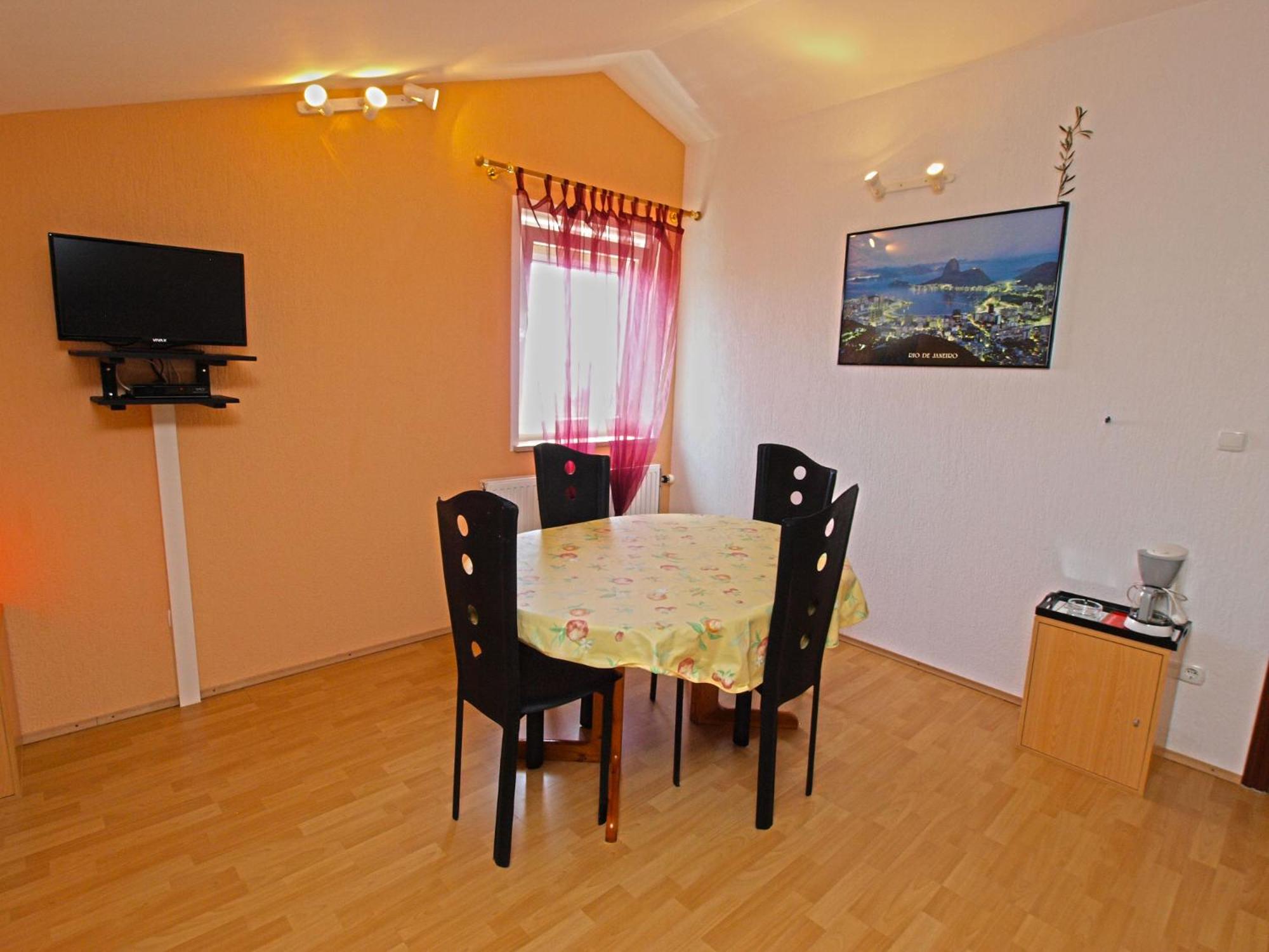 Apartments Denis 19