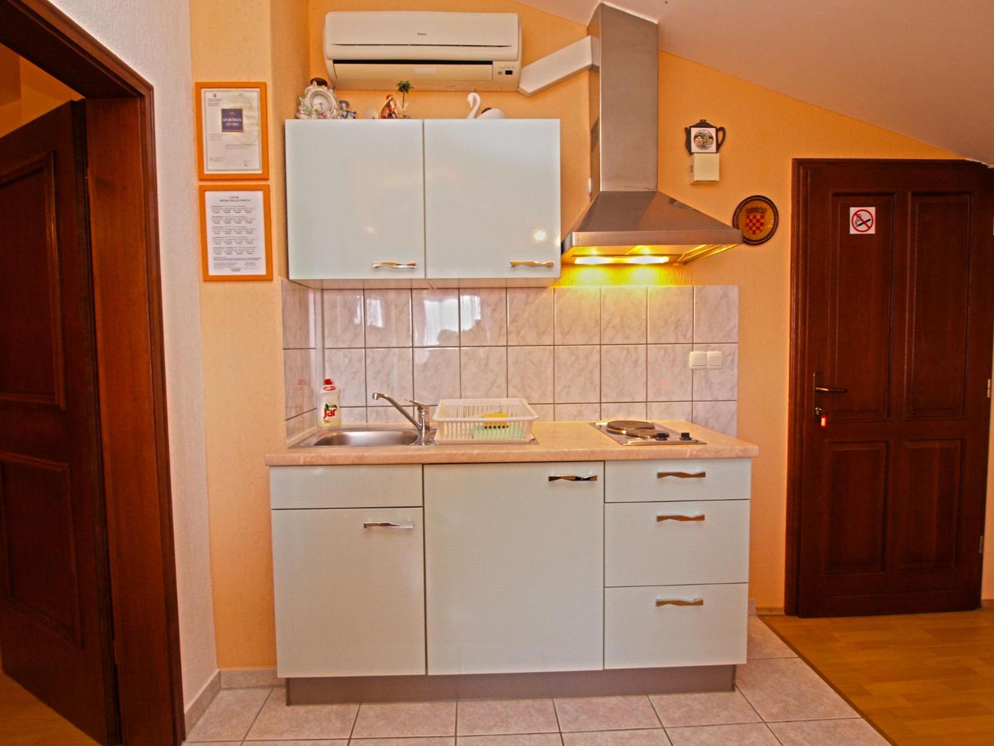 Apartments Denis 19