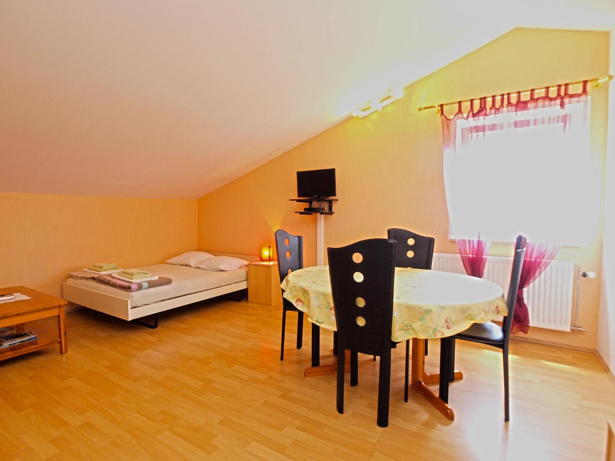 Apartments Denis 19