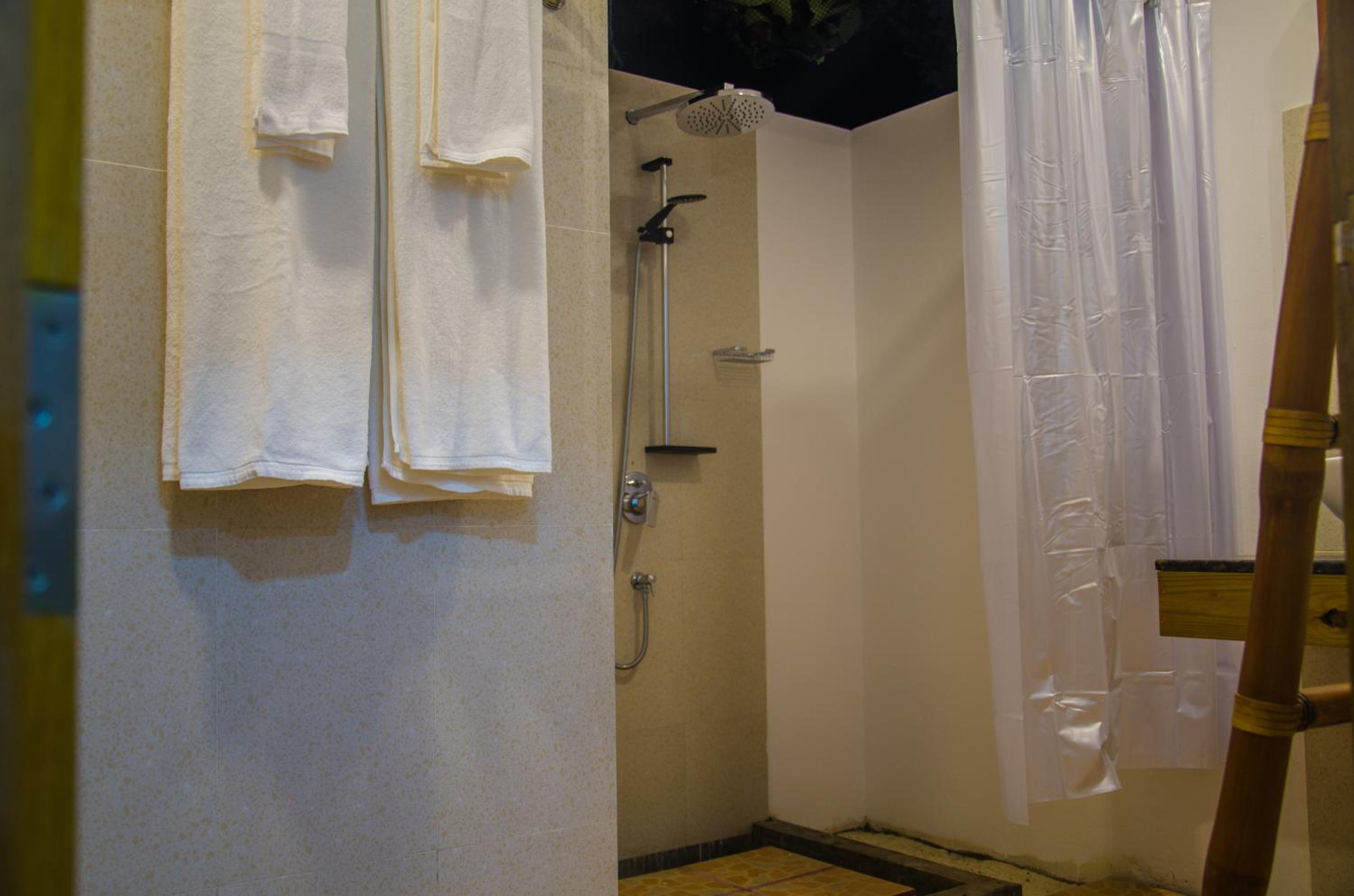 Photo 32