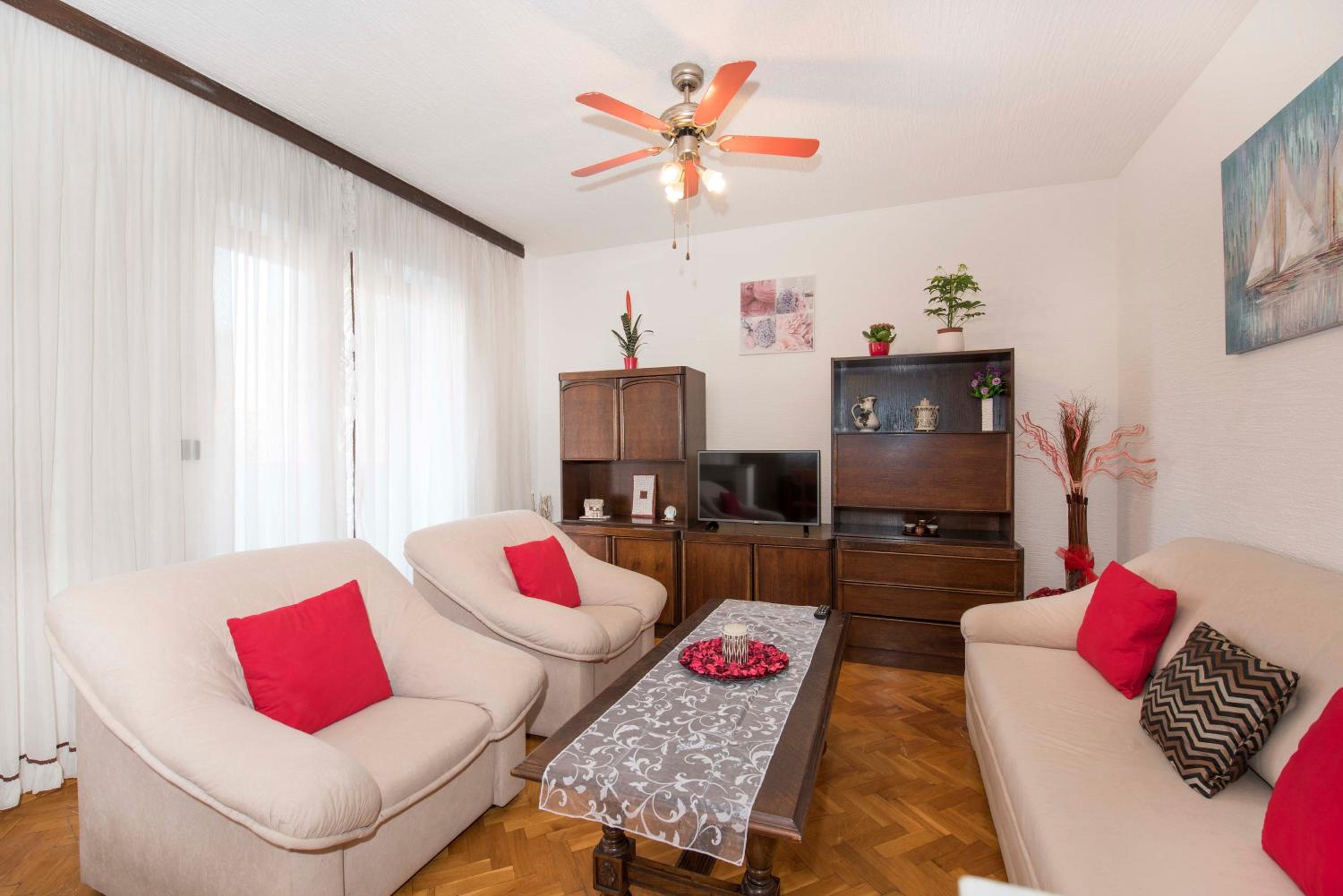 Apartment Kurbasa view 5
