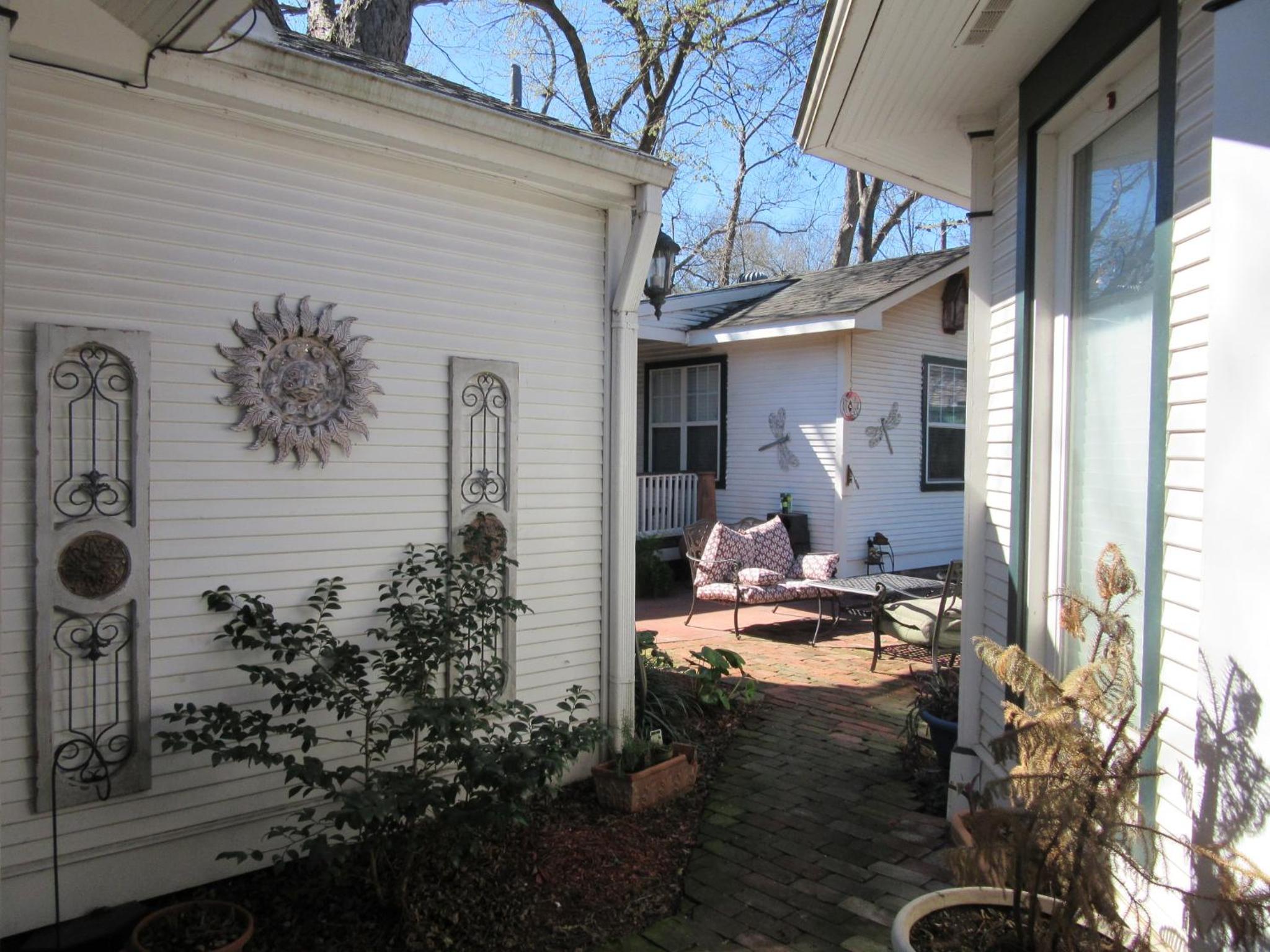The Carriage House - Property Image 8