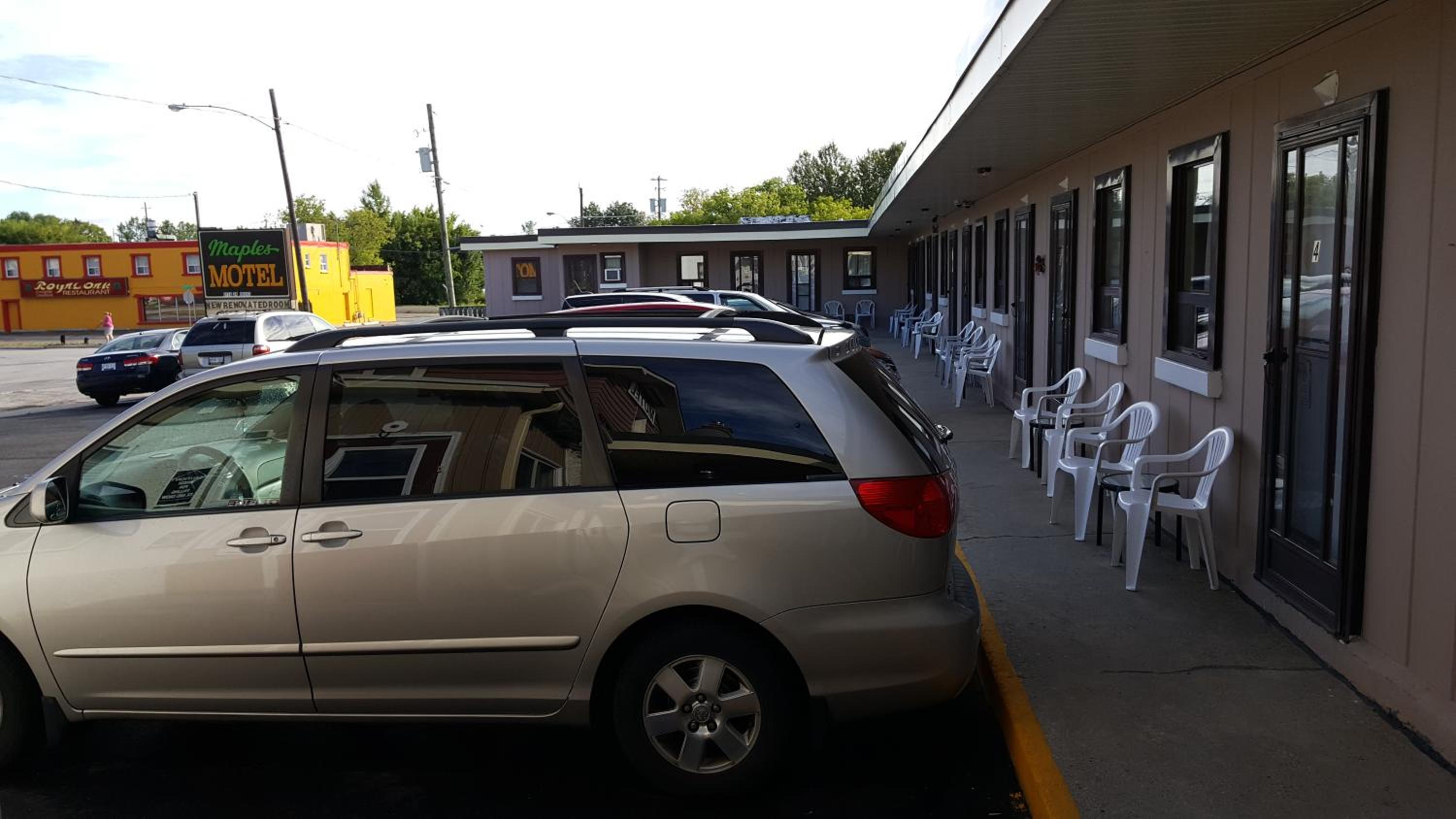 Maples Motel - Image 2