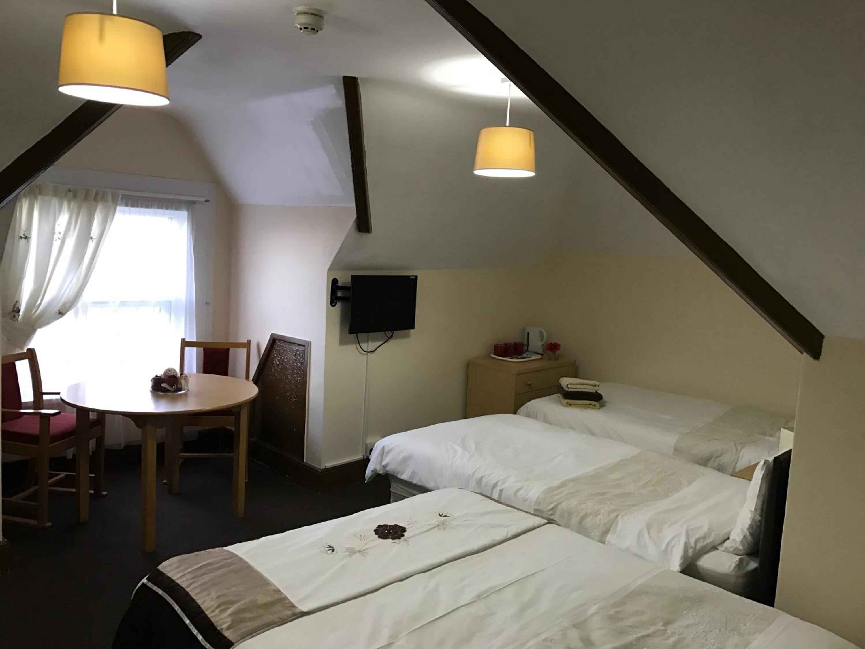 A Gosport Inn - Free Private Parking