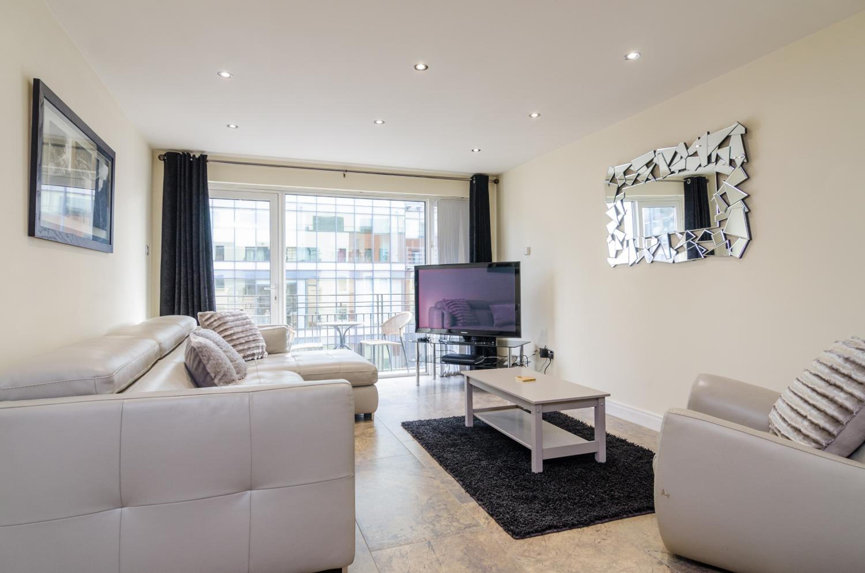 Central City Apartment - Free Parking view 2