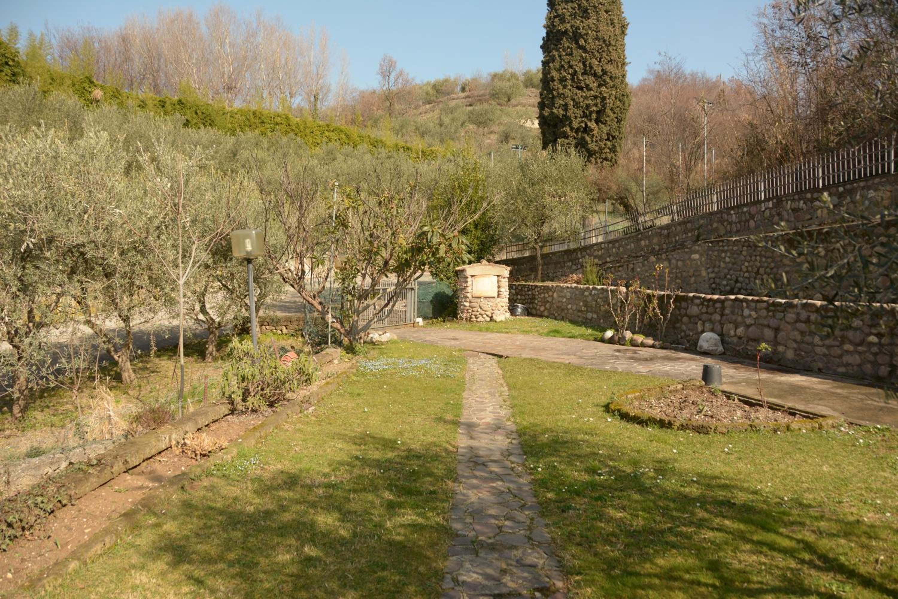 Photo 43