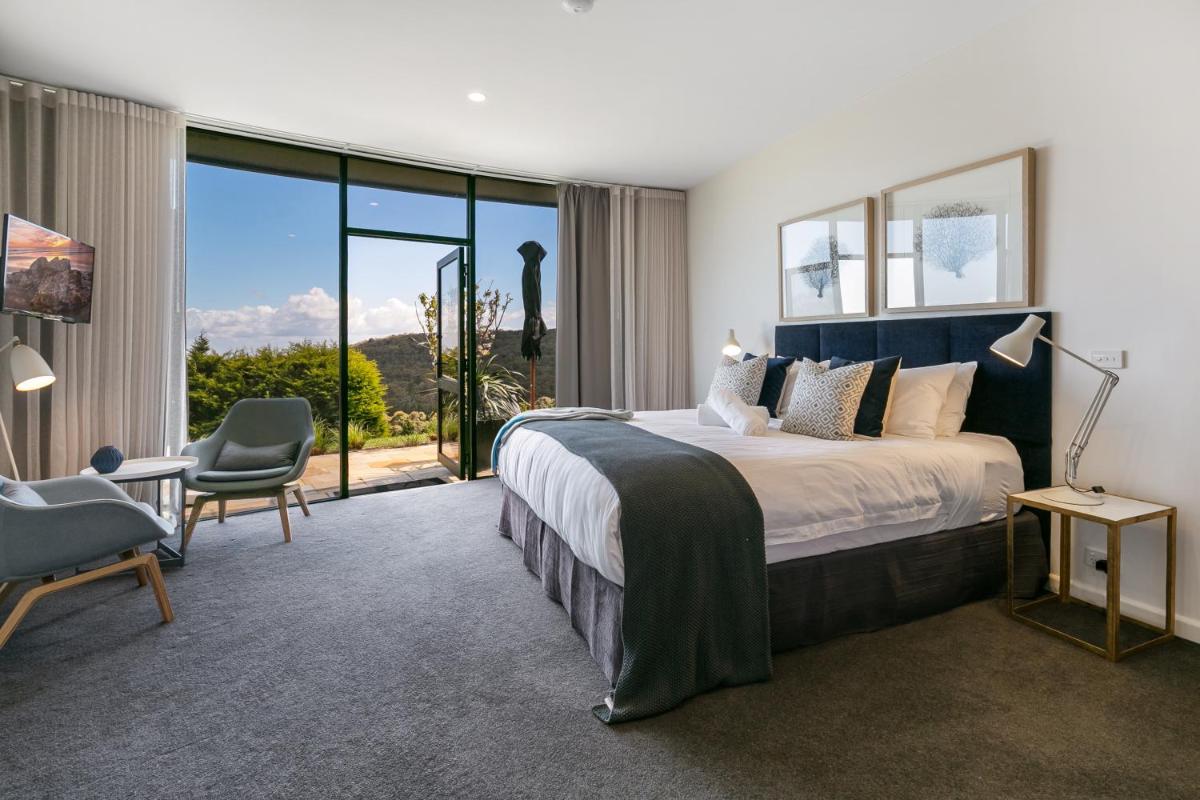 Blue Range Estate Villas view 4