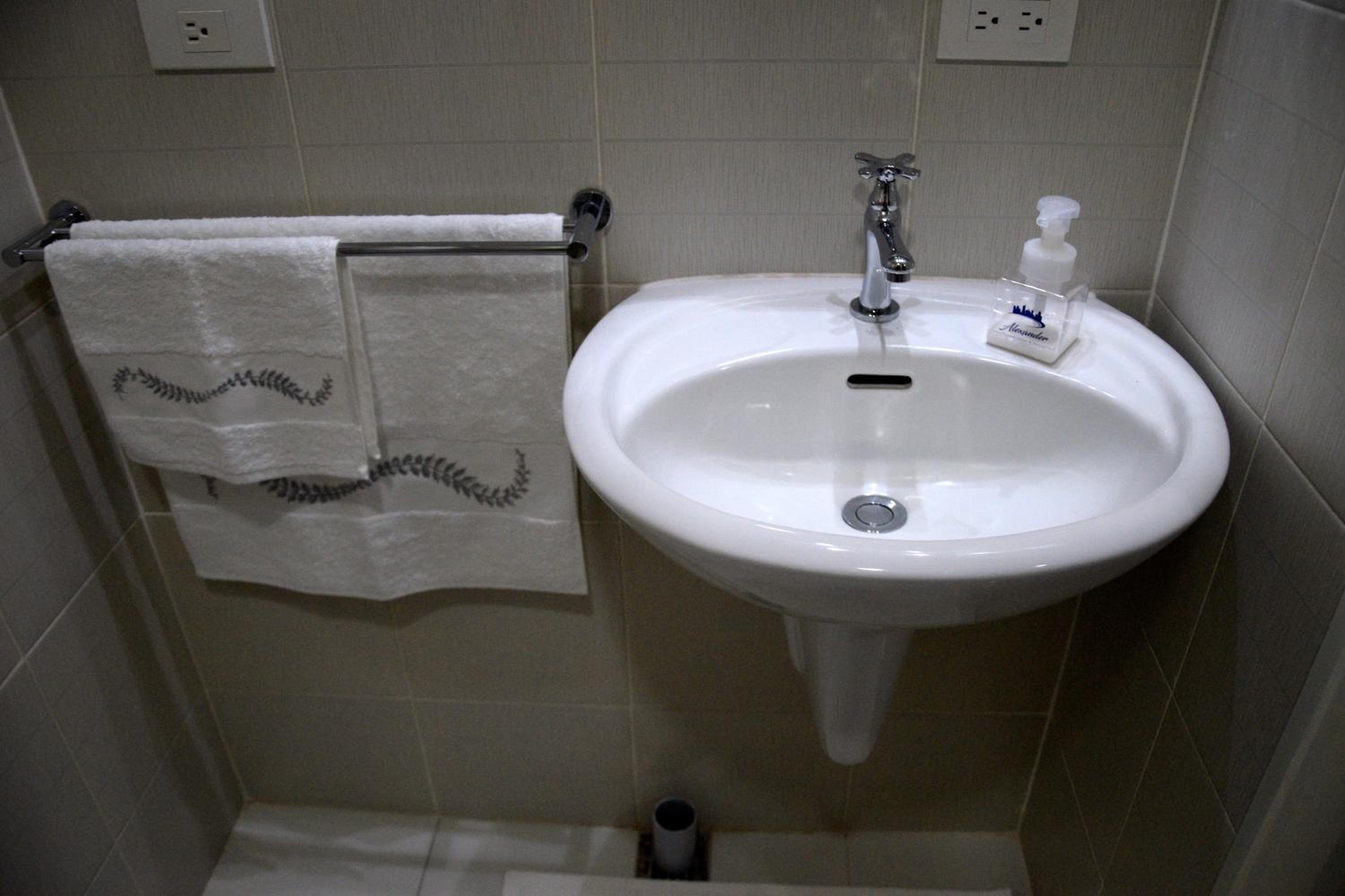Jazz Makati Luxury Apartment photo 3