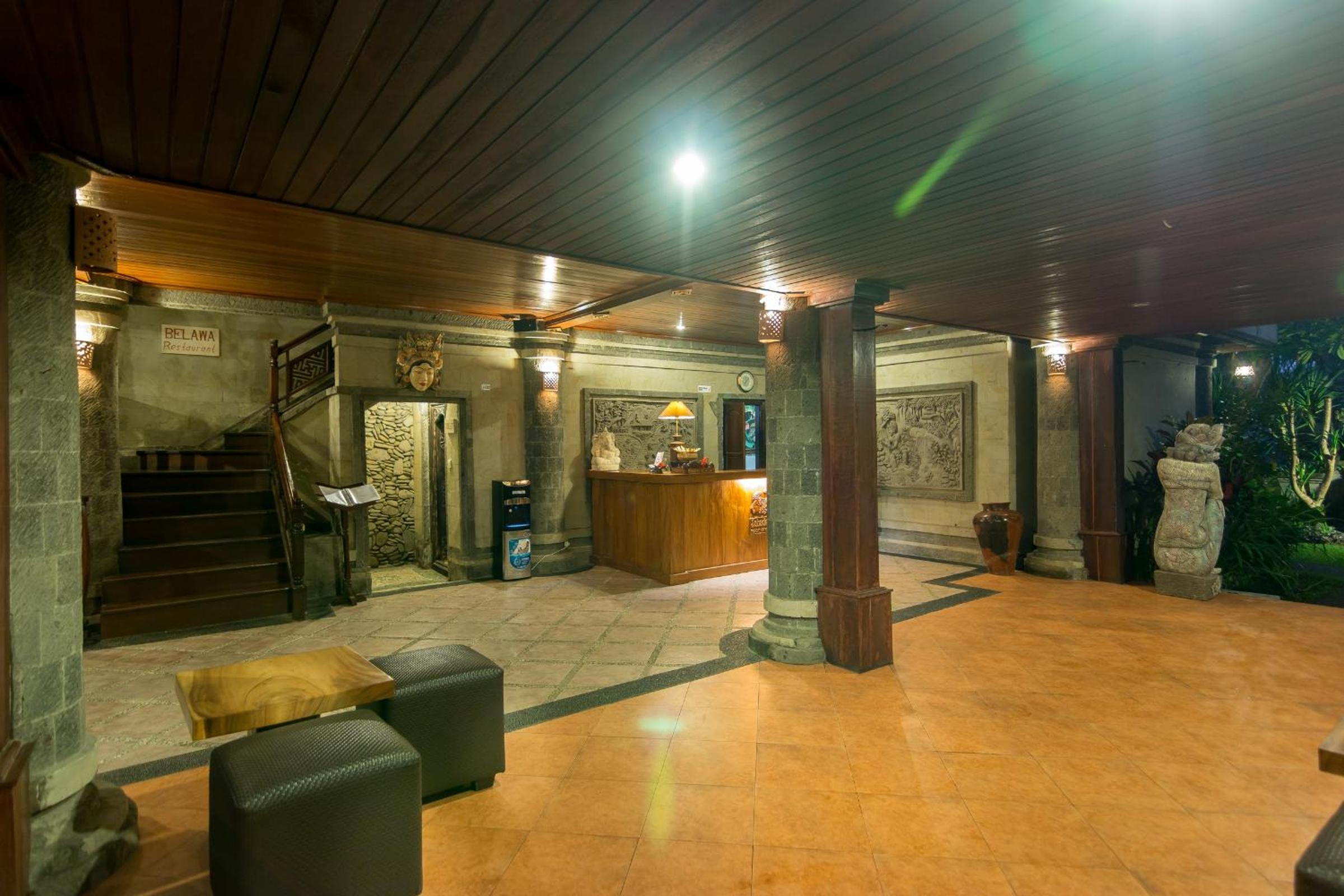Lobby & Reception