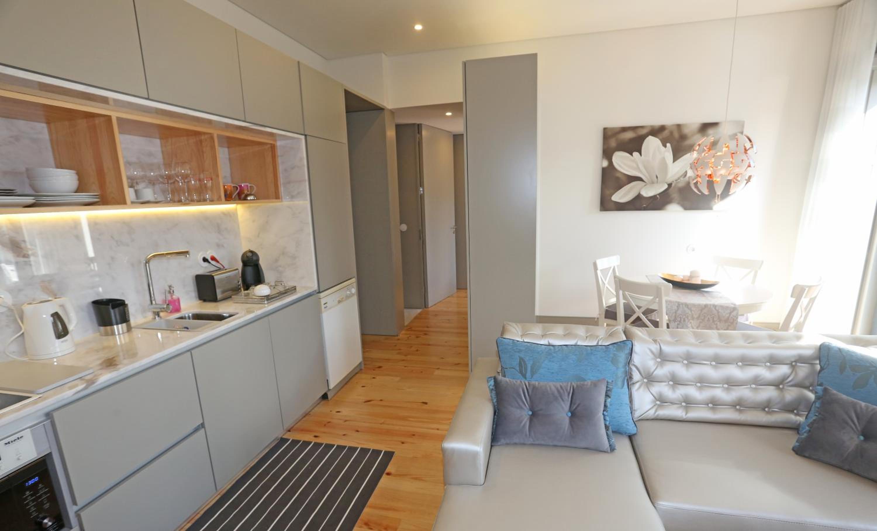 Cozy Flat Porto Downtown With Balcony By Timeless Vacations view 4