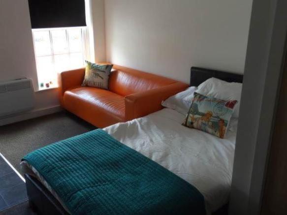 Albion Apartment