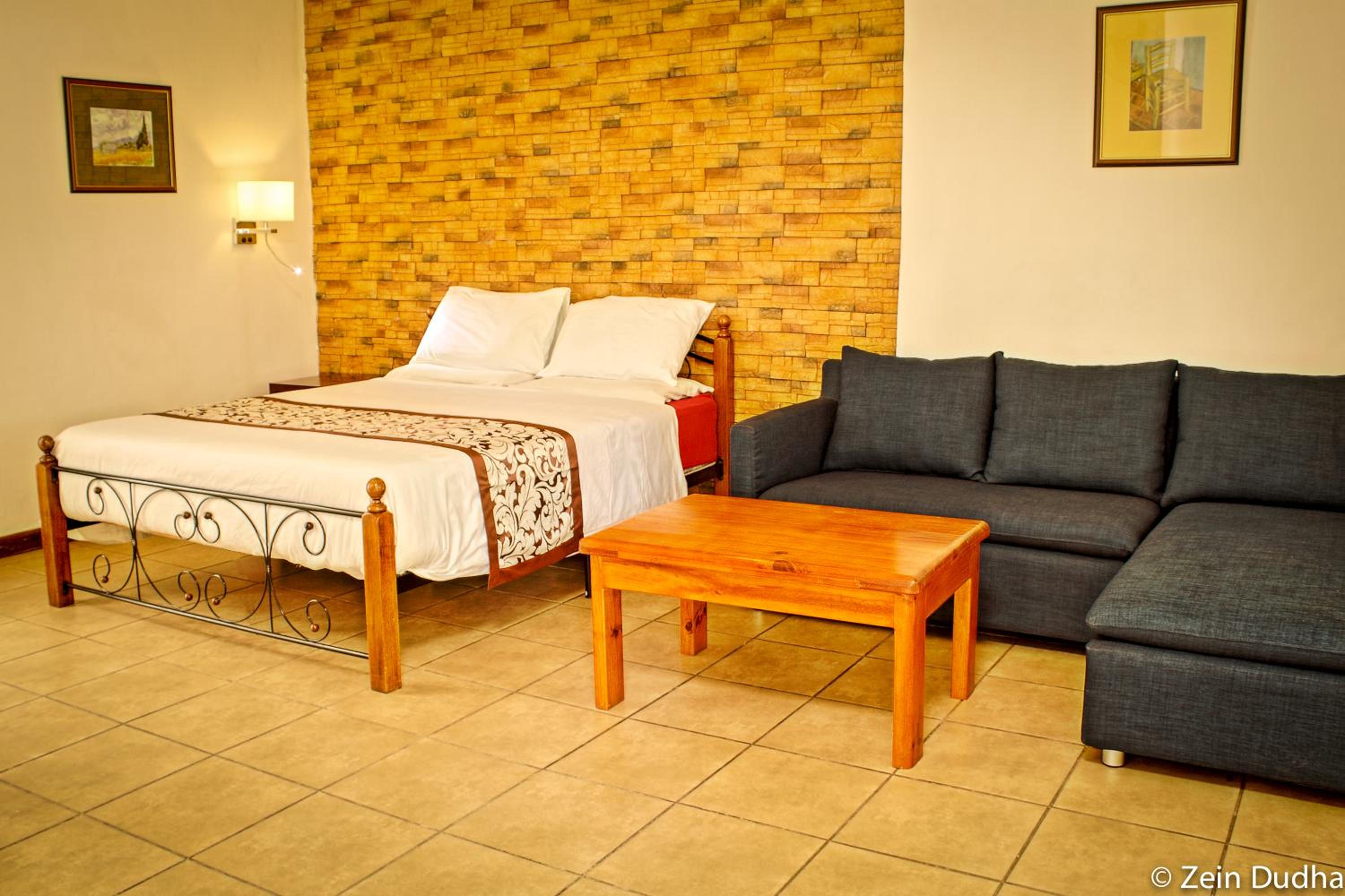 Villa 33