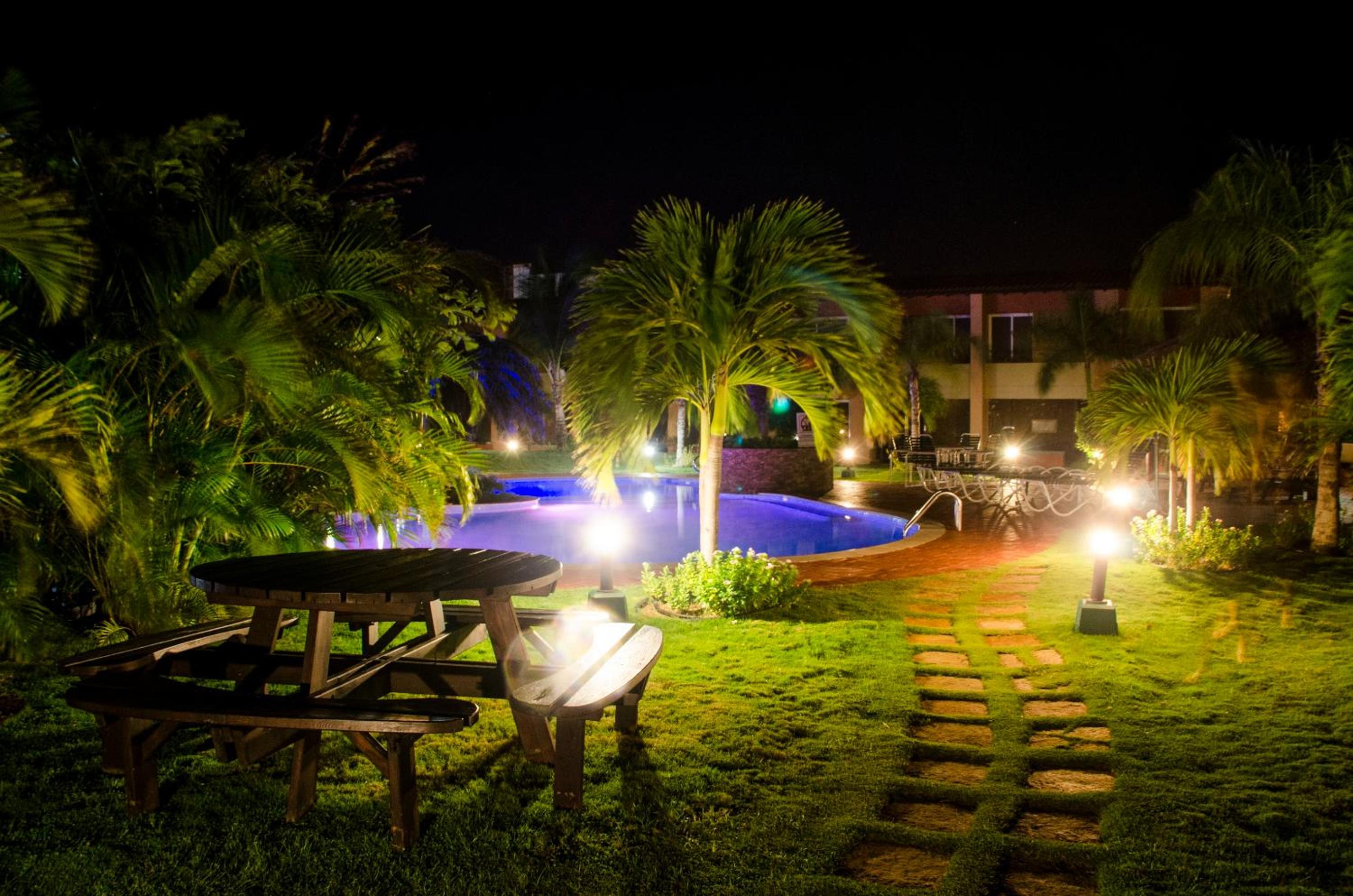 Family-Flexication-Friendly Villa, few steps from Eagle Beach
