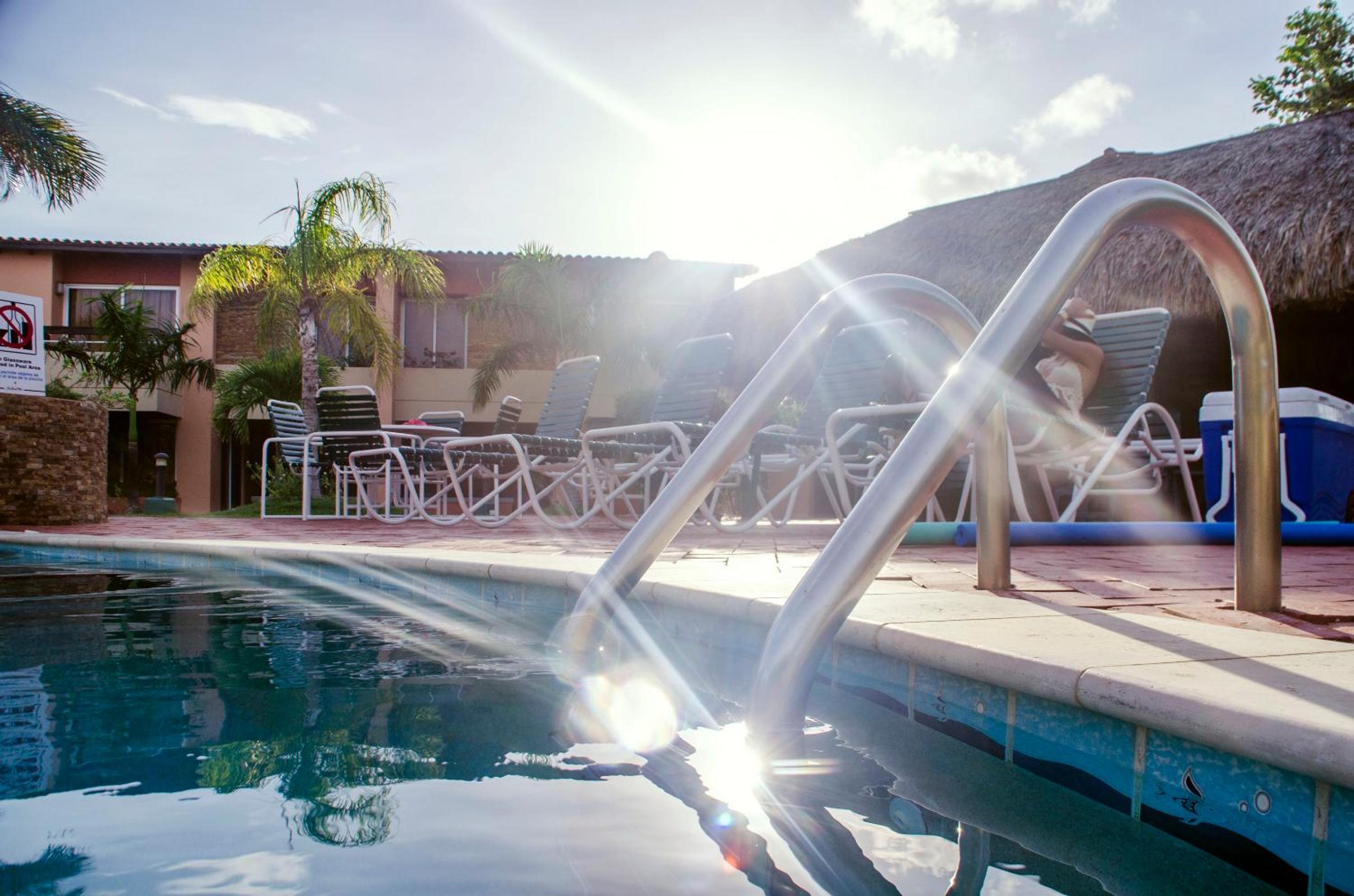 Family-Flexication-Friendly Villa, few steps from Eagle Beach