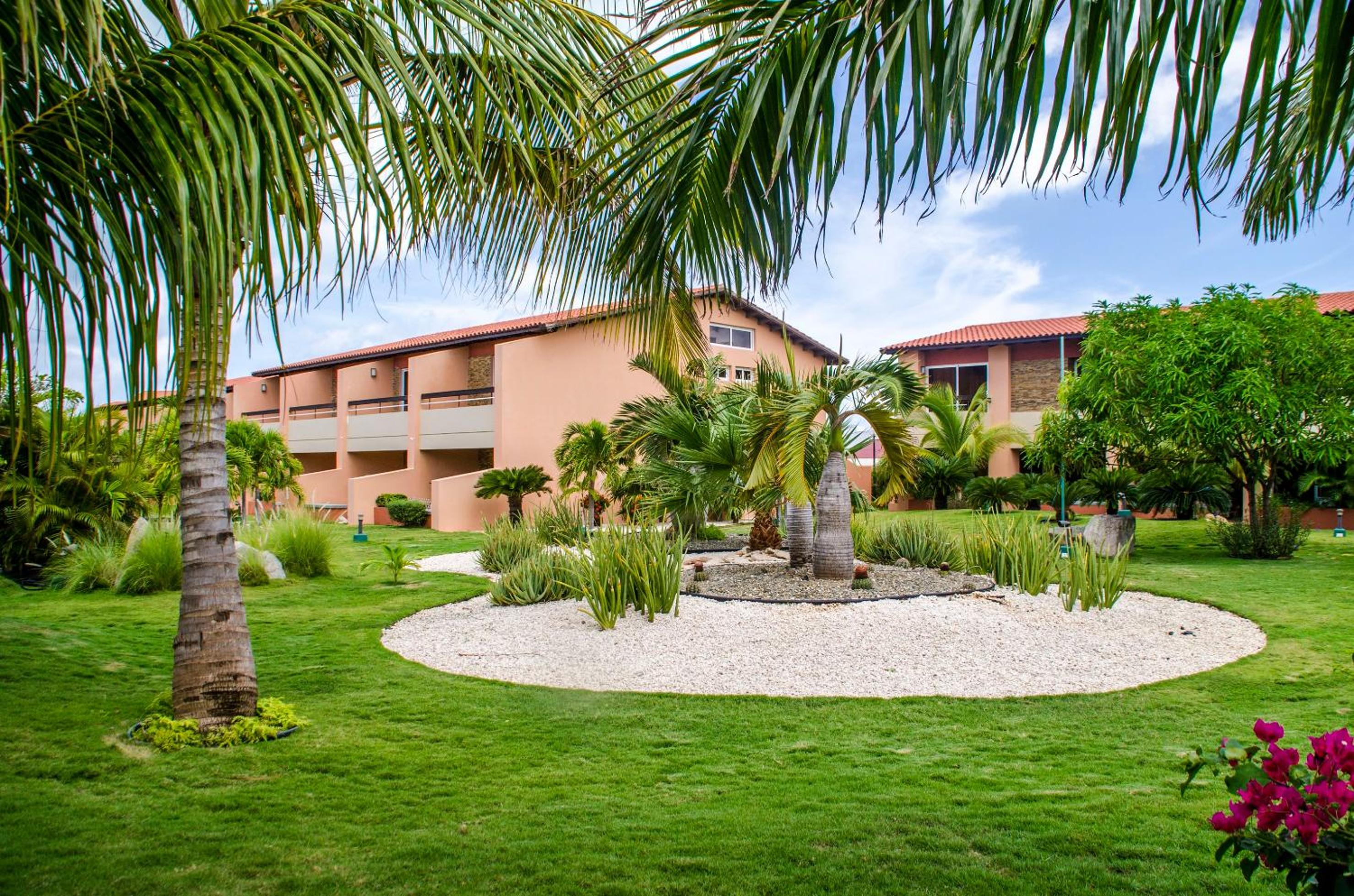 Family-Flexication-Friendly Villa, few steps from Eagle Beach