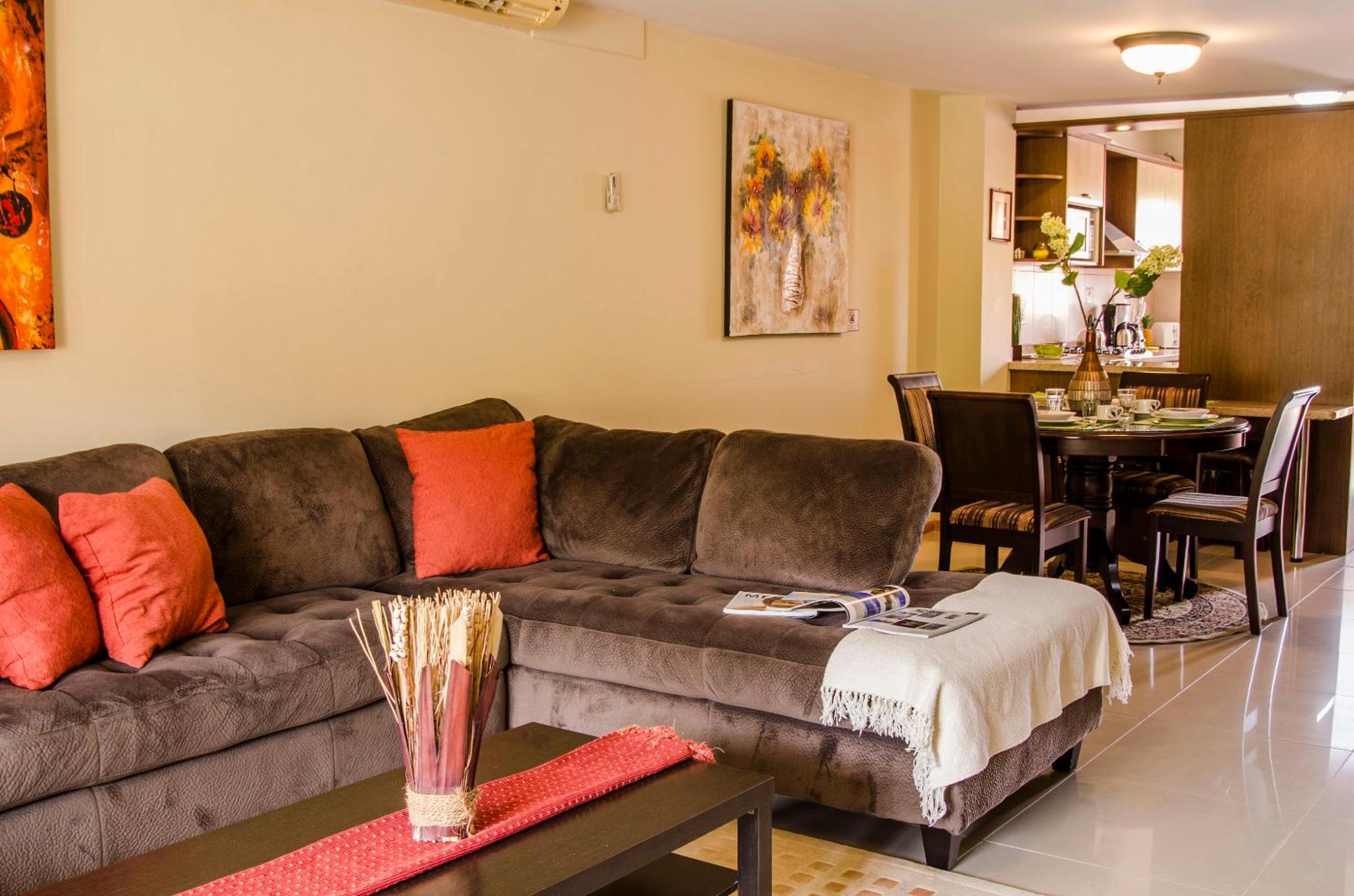 Family-Flexication-Friendly Villa, few steps from Eagle Beach