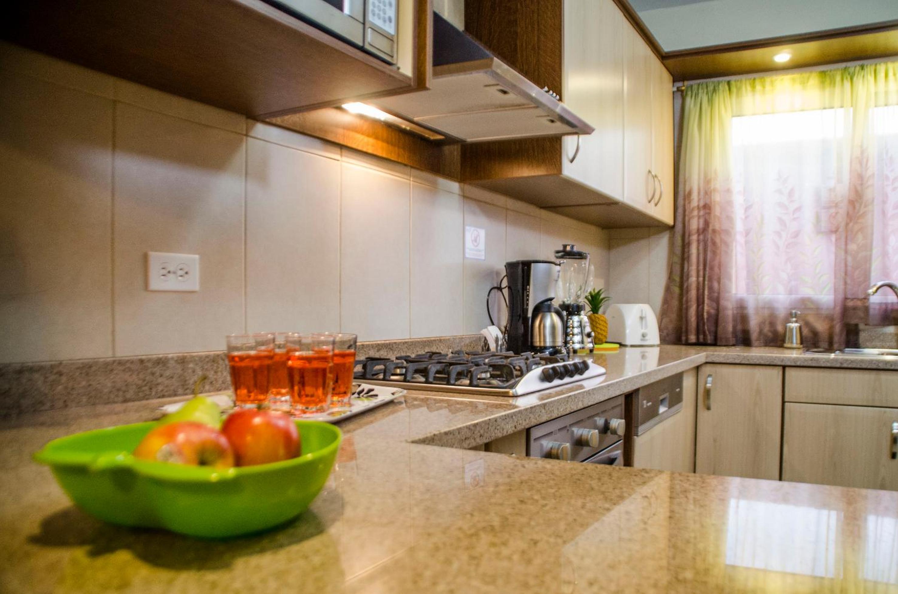 Family-Flexication-Friendly Villa, few steps from Eagle Beach