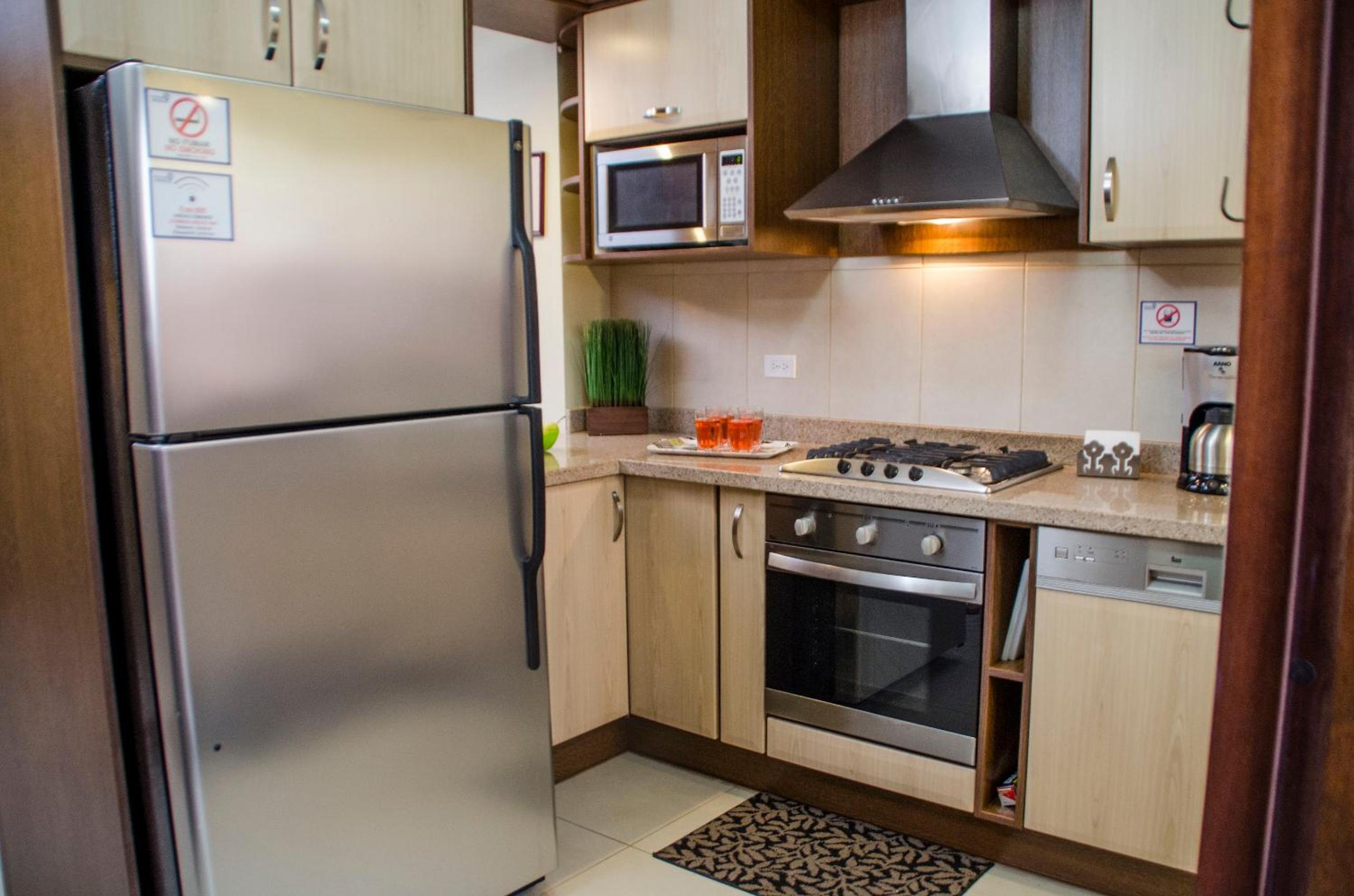 Family-Flexication-Friendly Villa, few steps from Eagle Beach