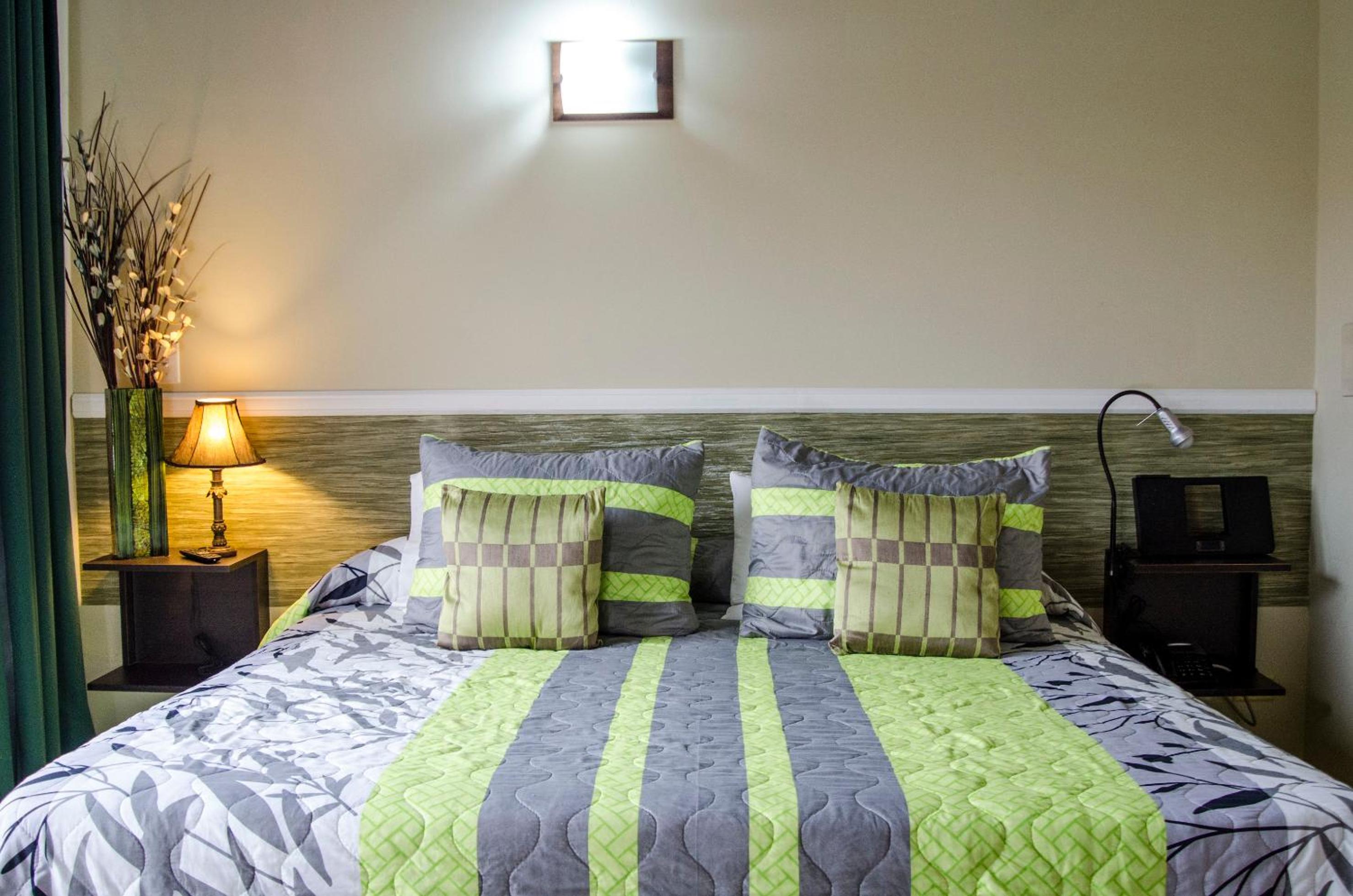 Family-Flexication-Friendly Villa, few steps from Eagle Beach