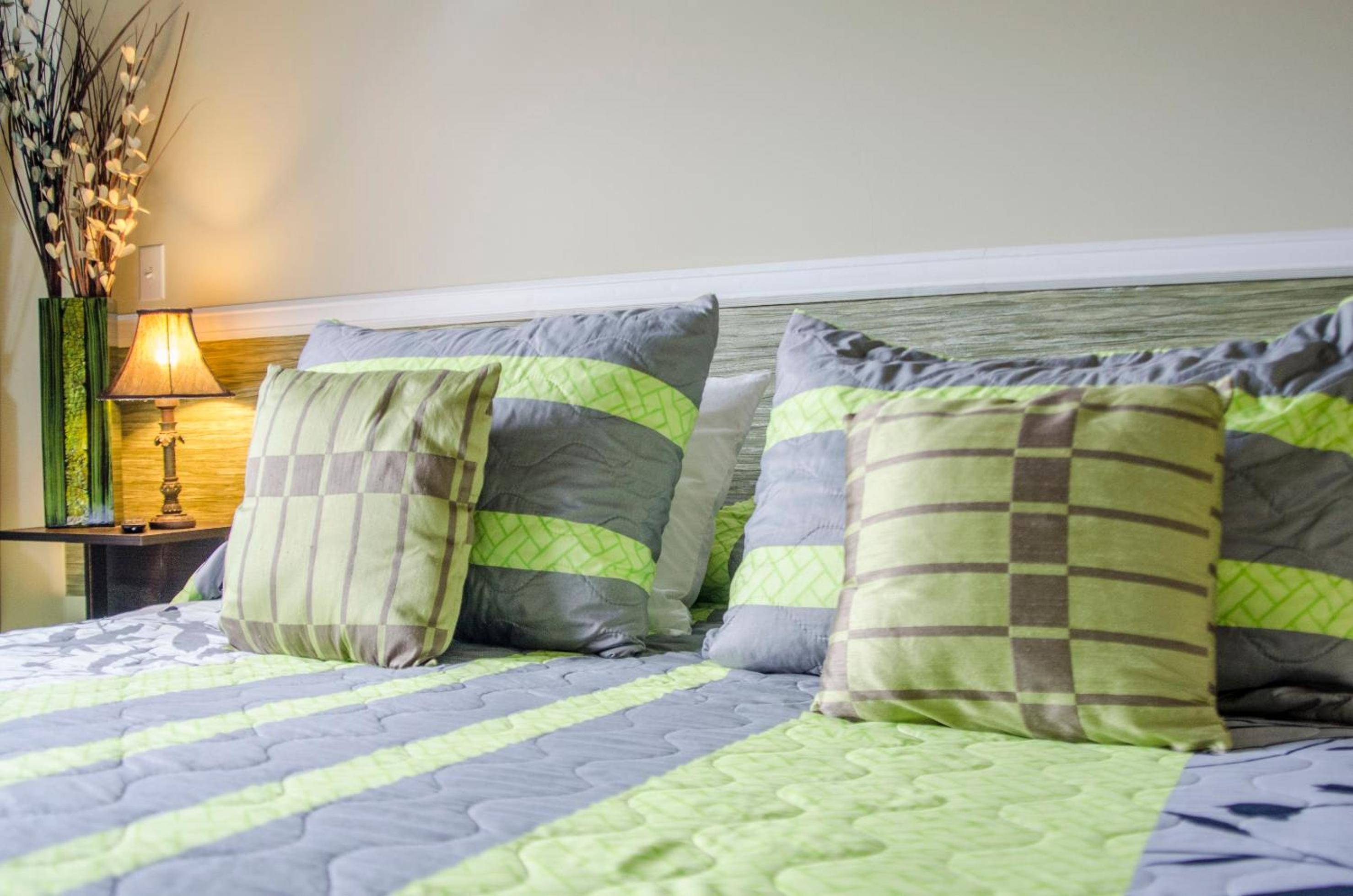 Family-Flexication-Friendly Villa, few steps from Eagle Beach