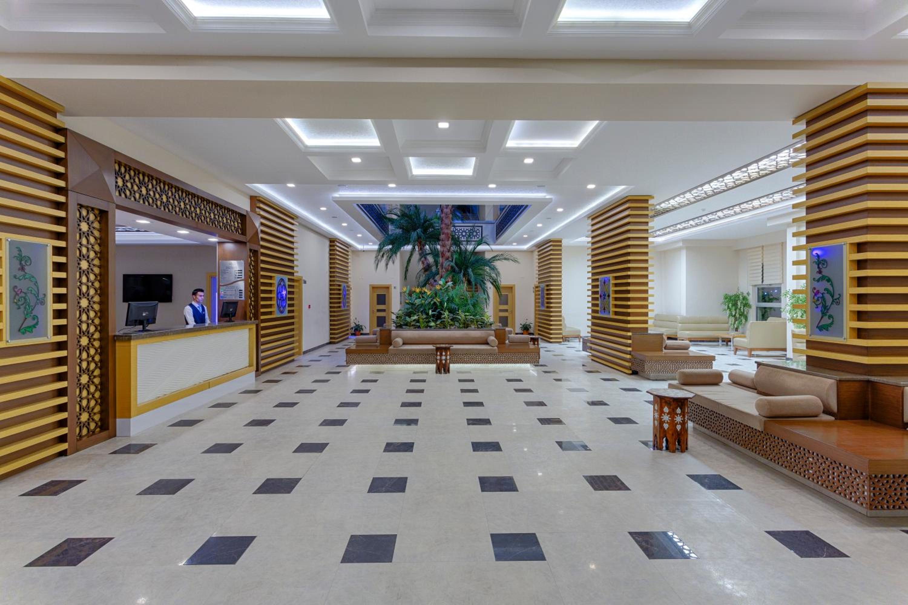 Grand Ozgul Thermal Holiday Village