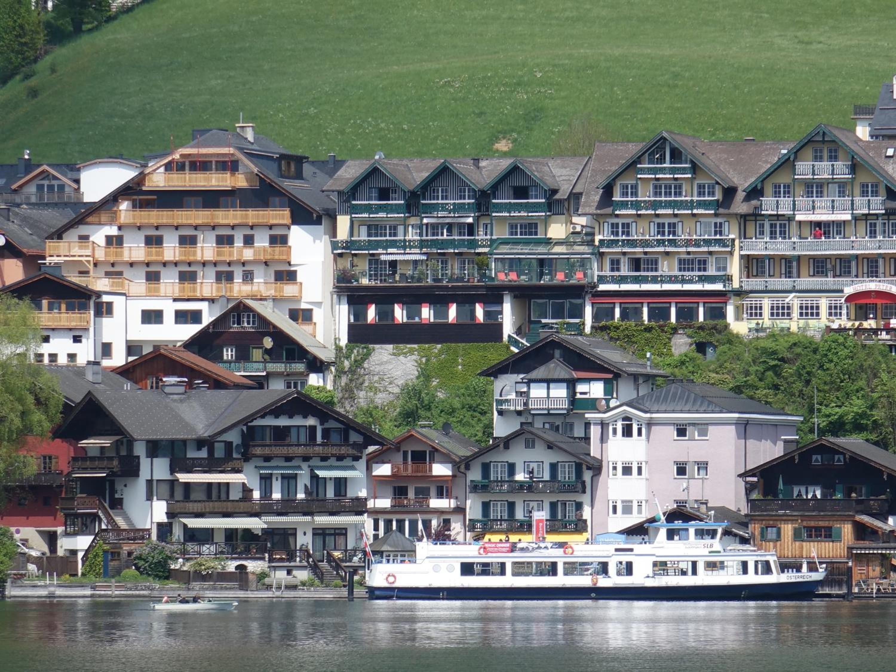 Lake View Apartment