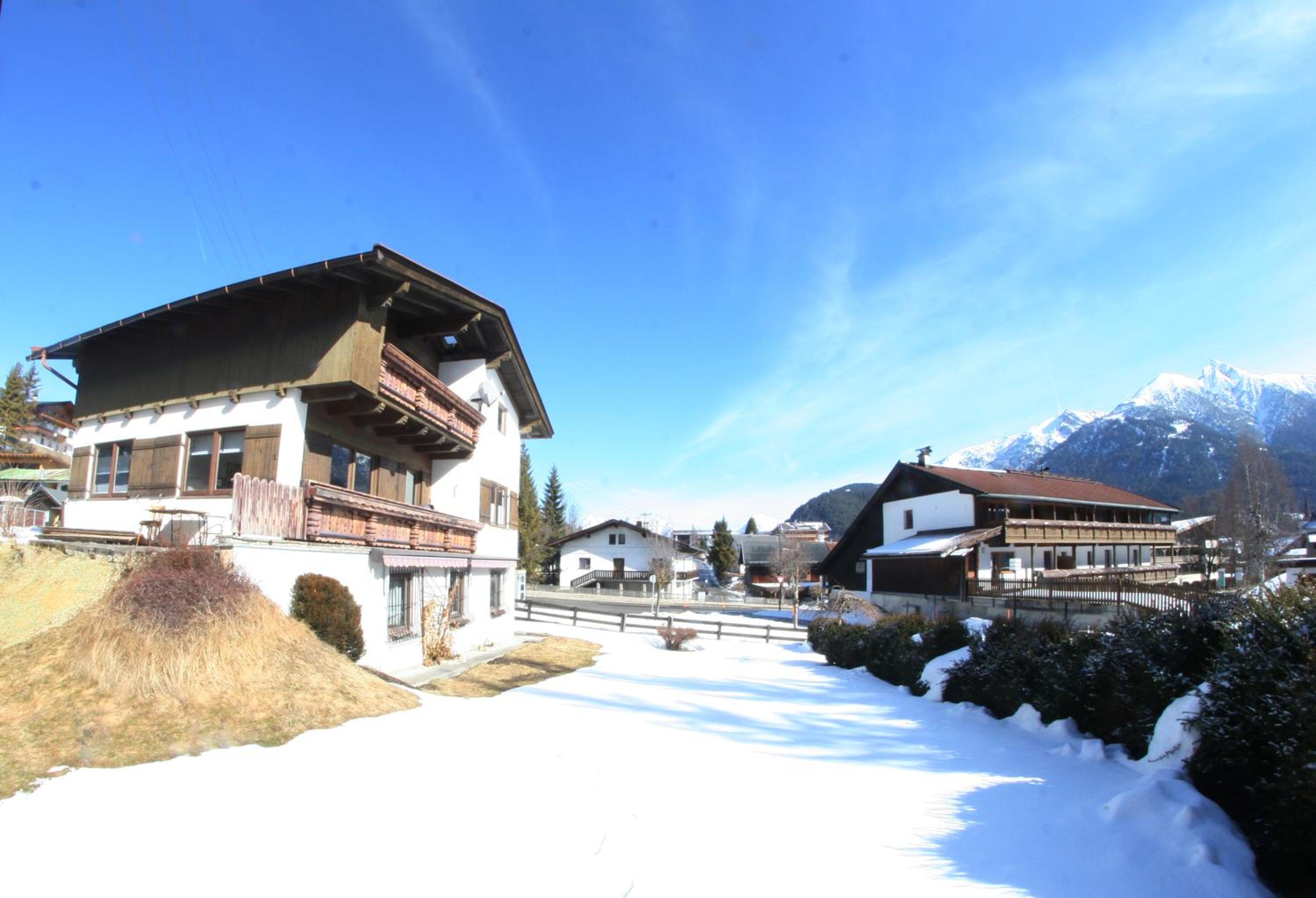 Family Friendly Chalet - Central with Beautiful Mountain Views