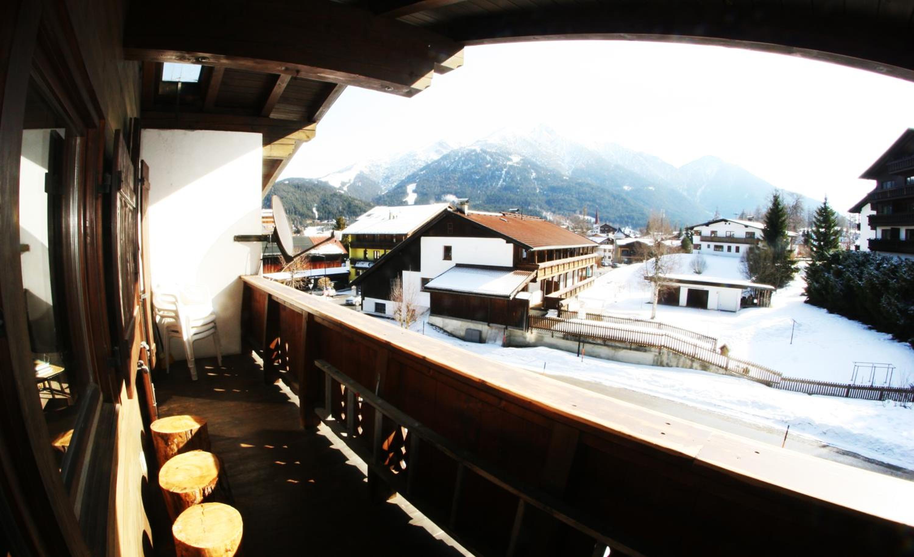 Family Friendly Chalet - Central with Beautiful Mountain Views