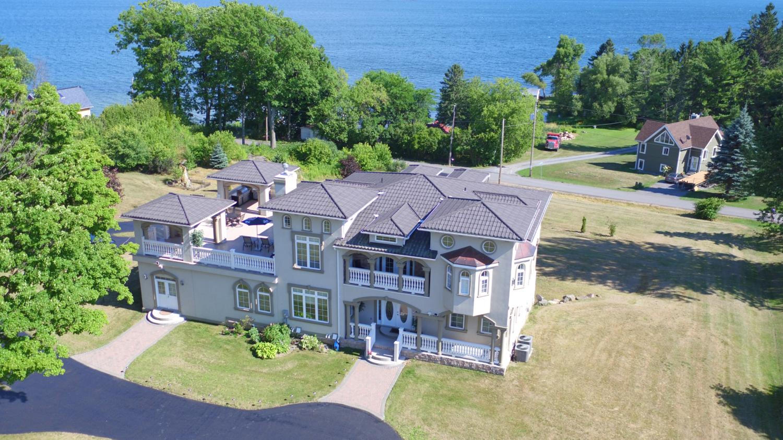 Gananoque Vacations - Riverview BB - Property Image 1