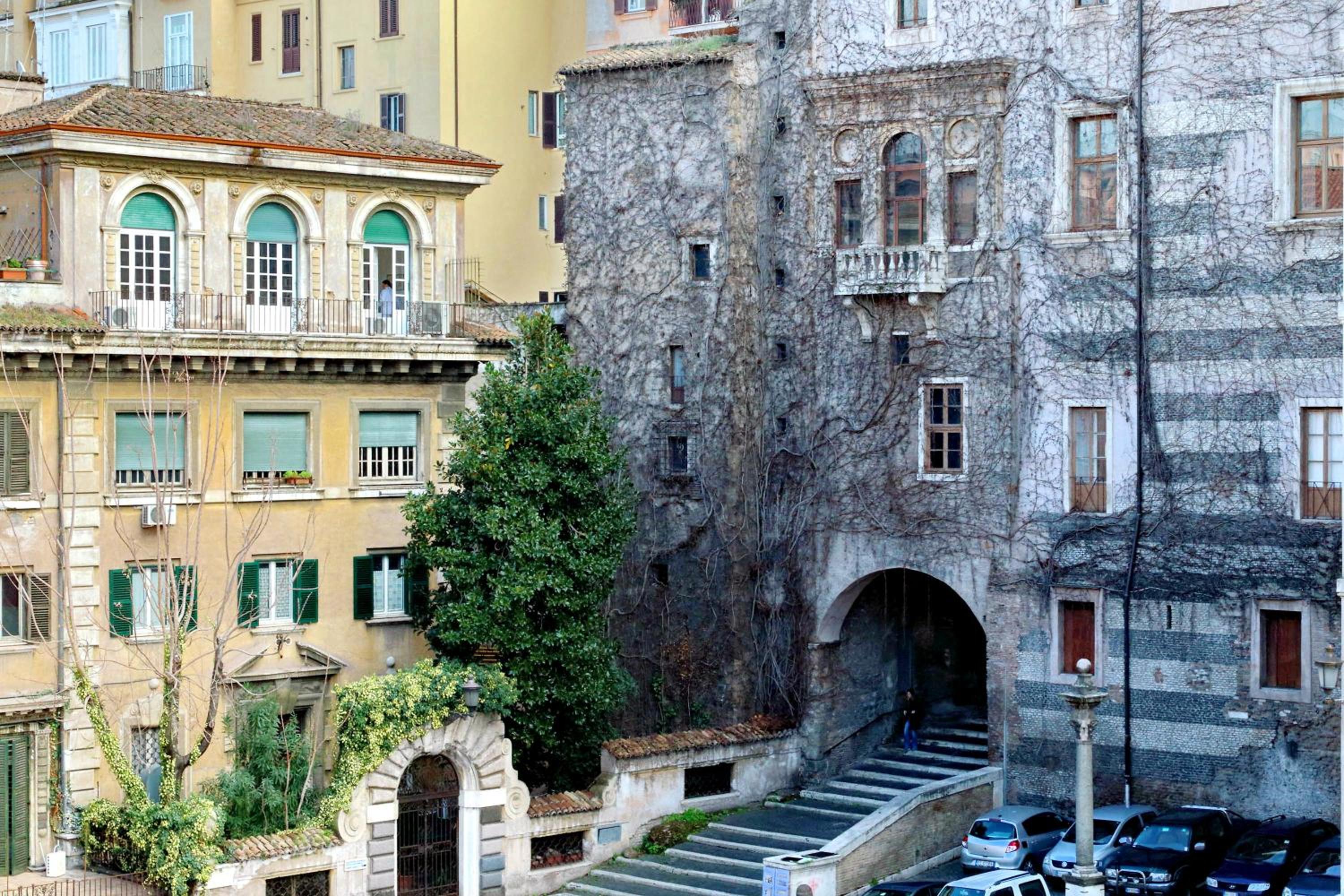 Charming Apartment Antonia 300 mt from Colosseum