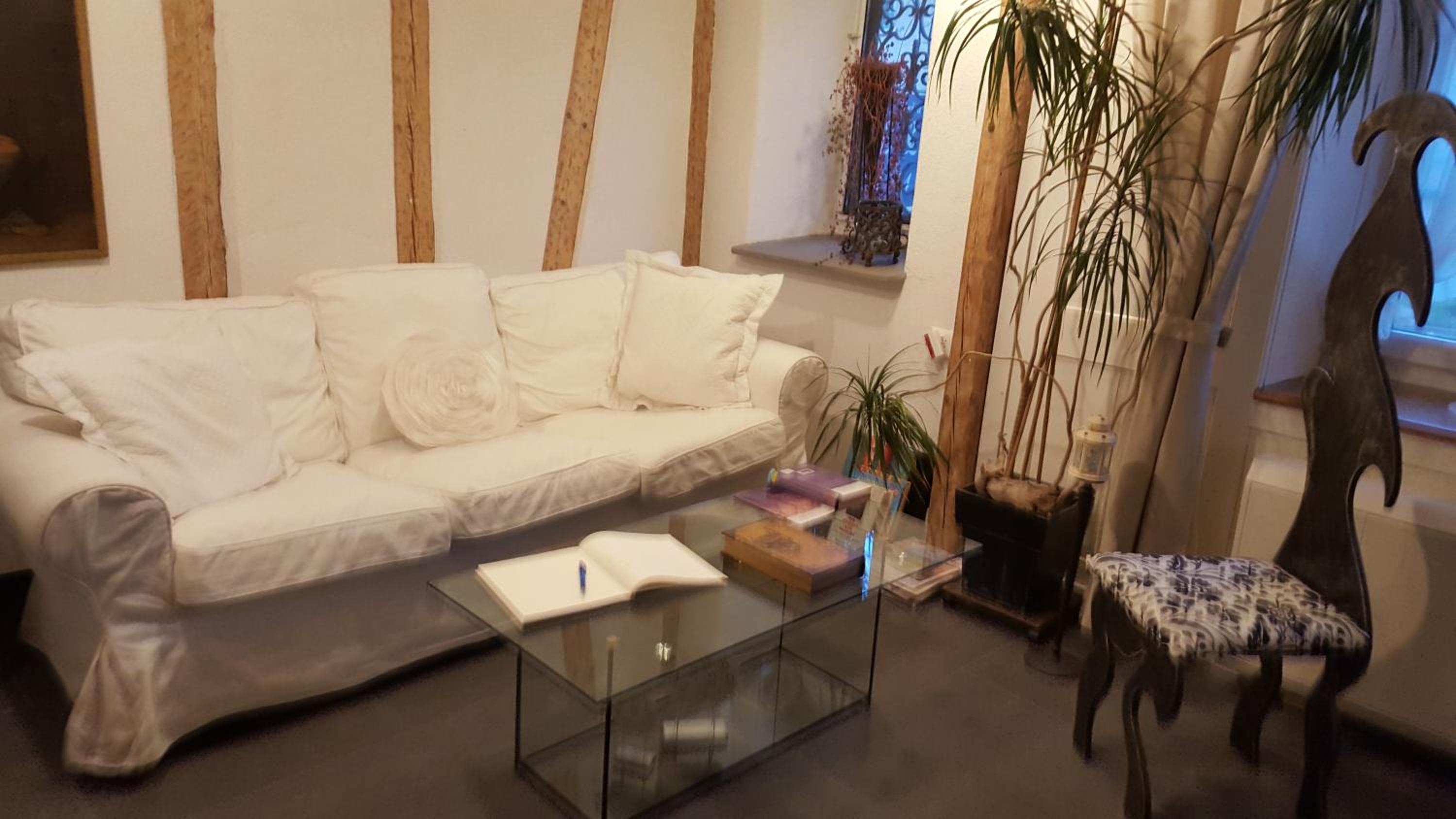 Airport Zürich Elwiras B & B