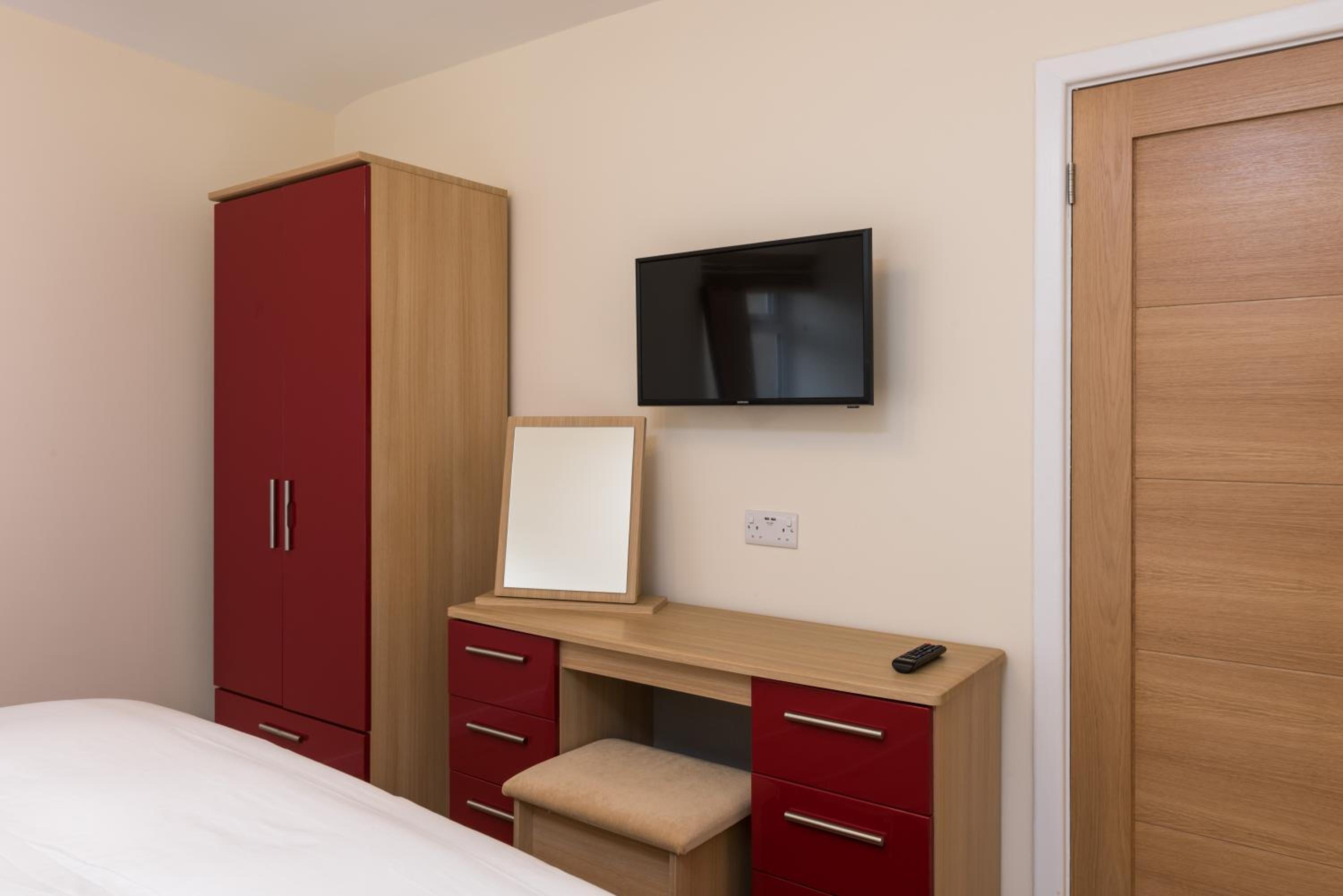 Oxford Vacations - North Parade Avenue - Property Image 5