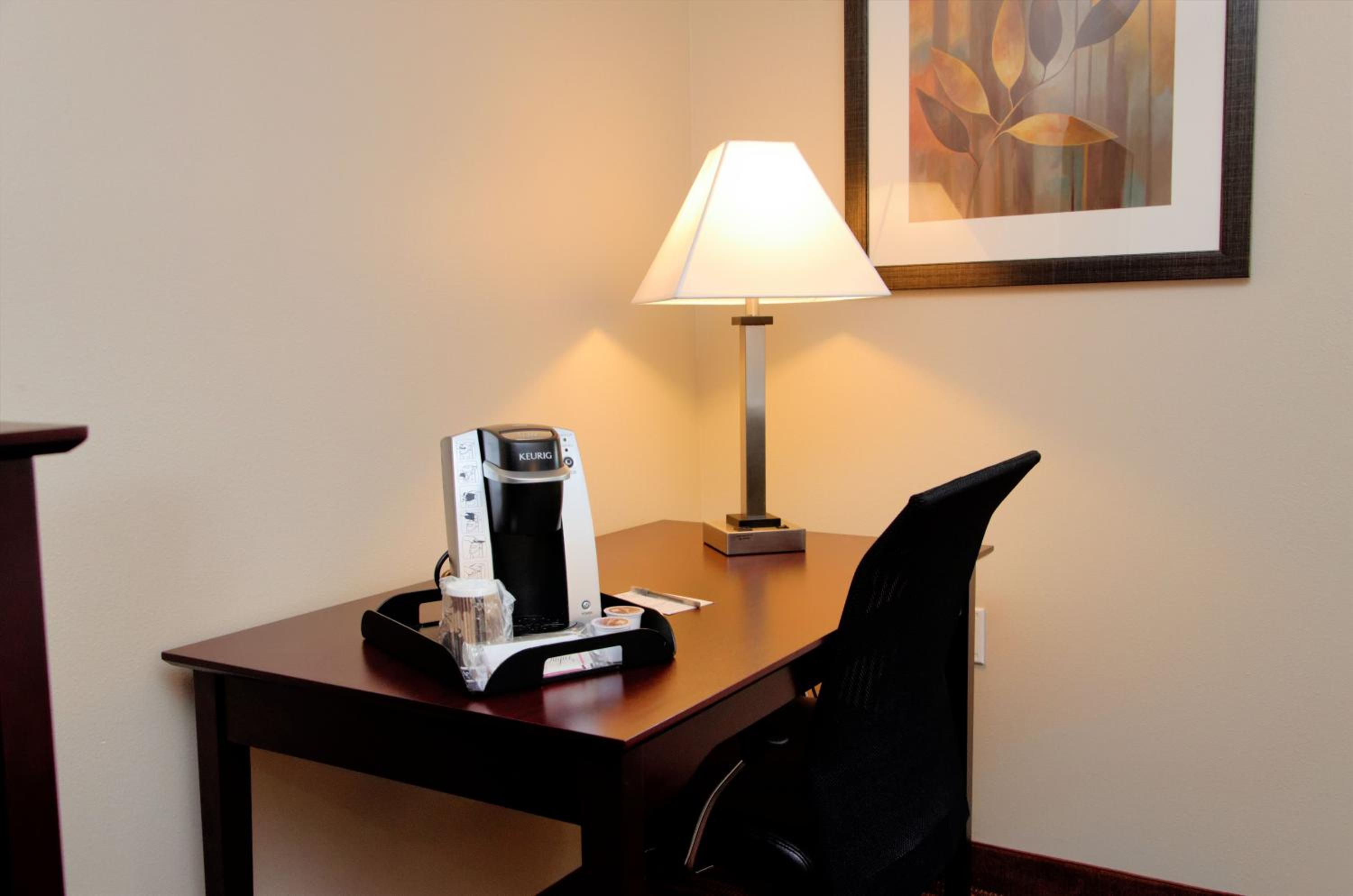 Cobblestone Inn  Suites Fort Madison - Property Image 11