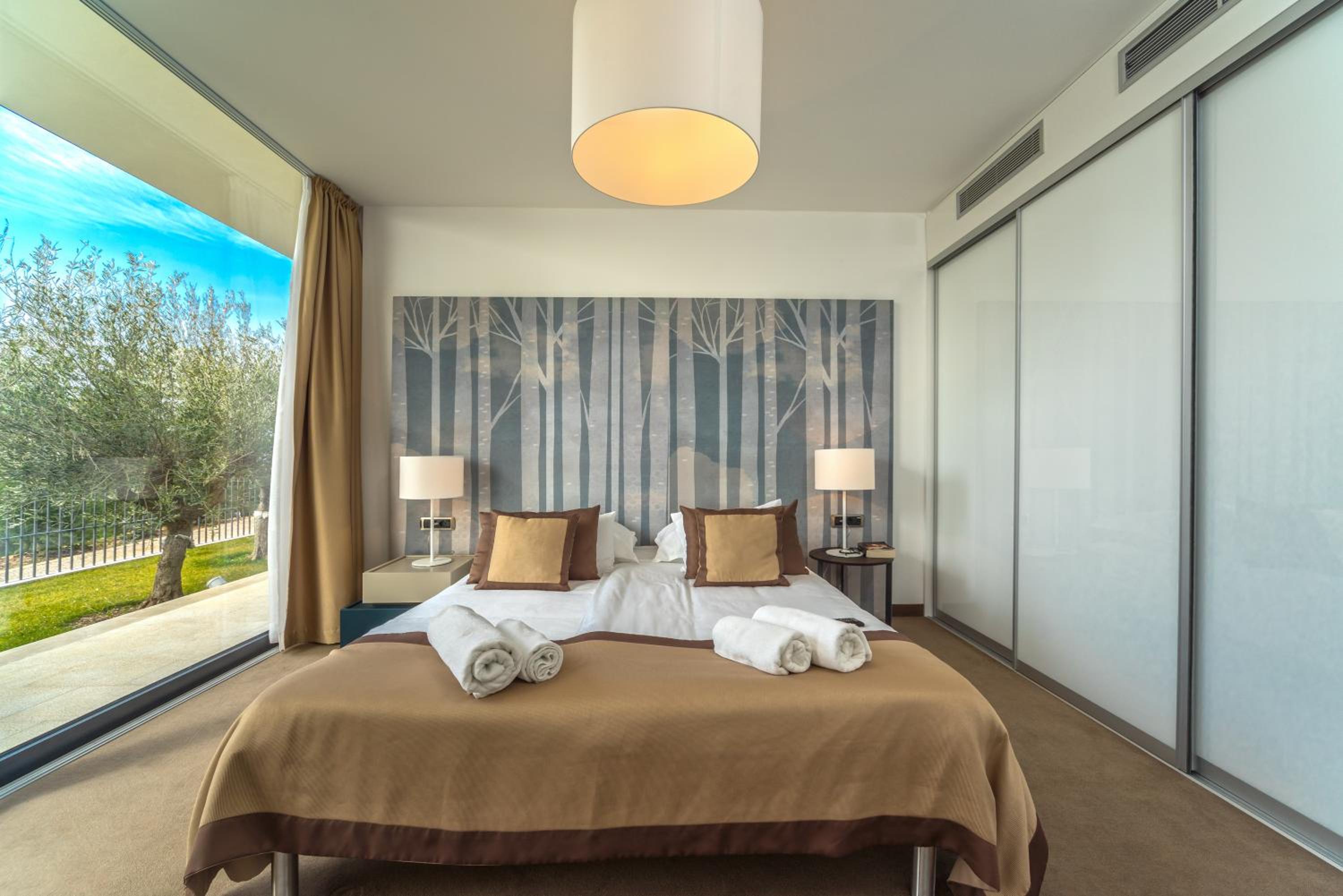 Golden Rays Luxury Villas & Apartments