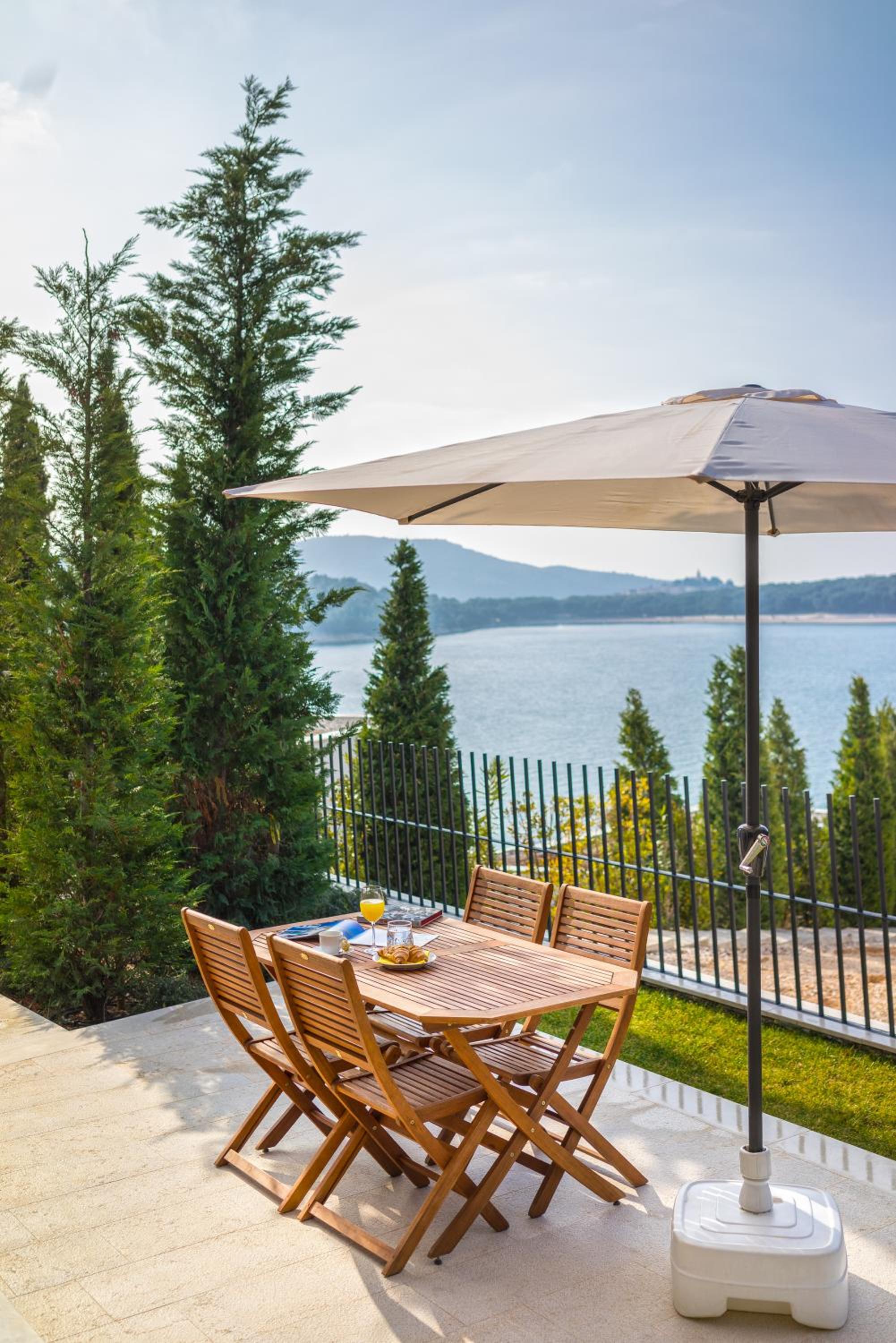 Golden Rays Luxury Villas & Apartments