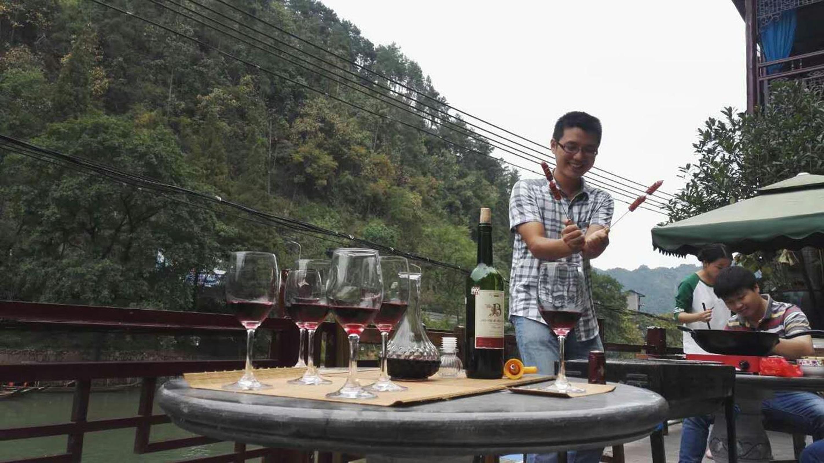 Fenghuang Tujia Ethnic Minority River View Hotel