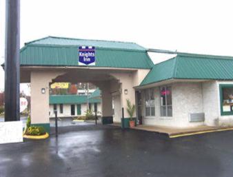 Knights Inn Hurricane Mills