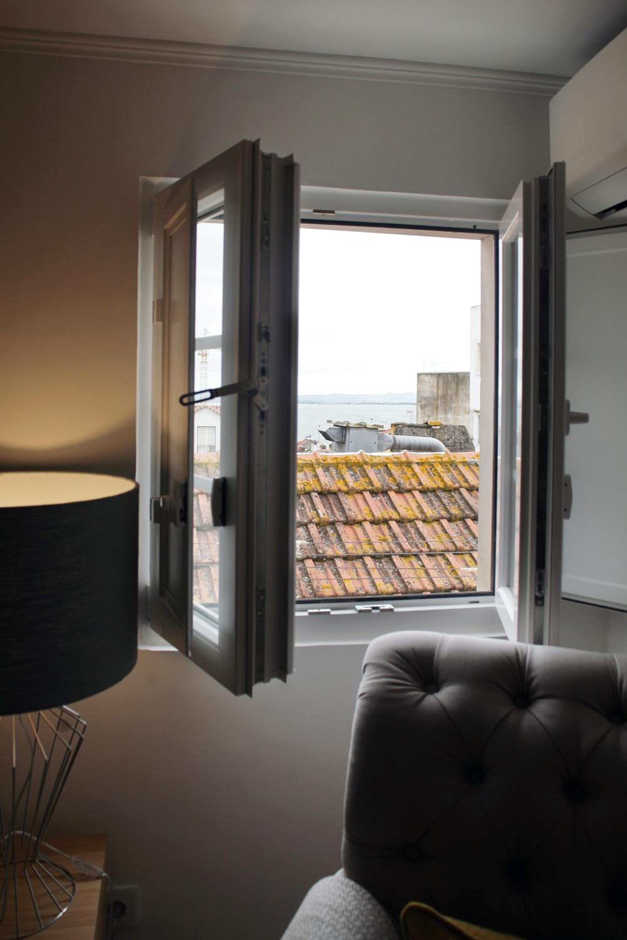 Alfama Apartment with River view view 2